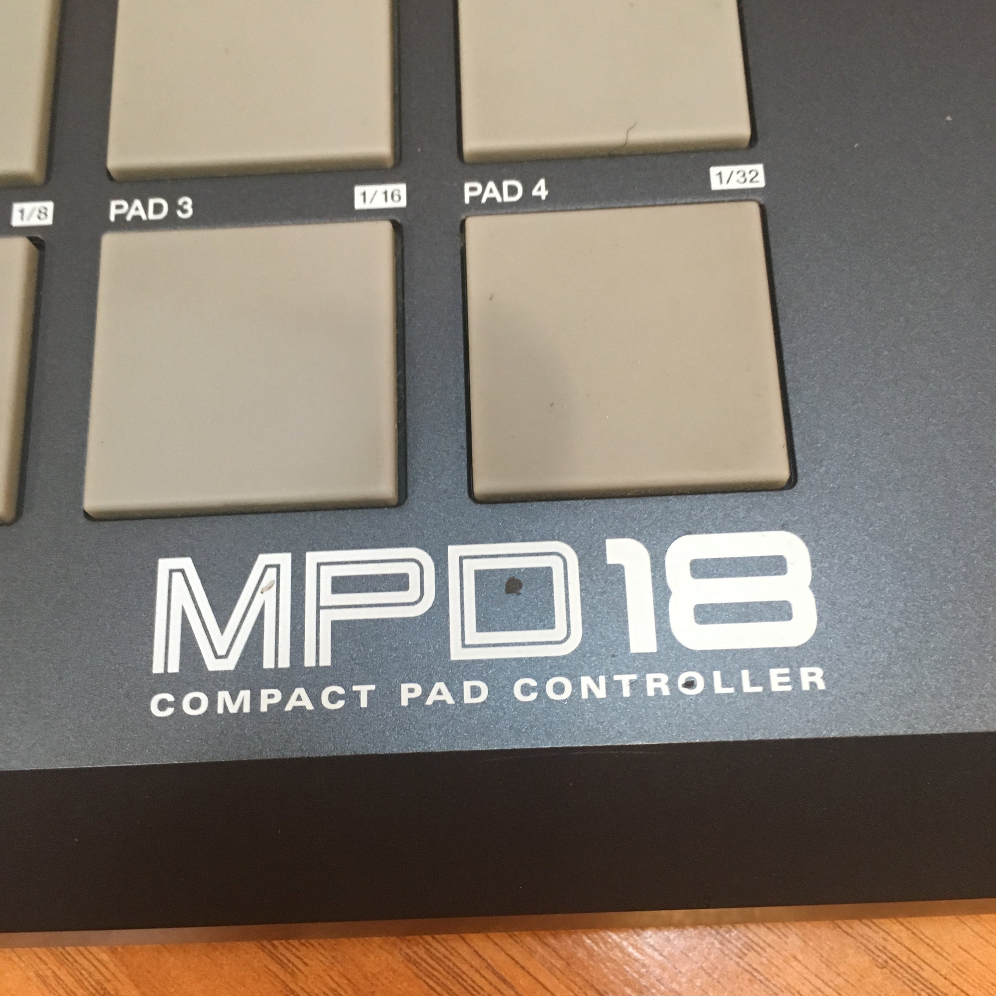 Akai Professional MPD18 shops Compact Pad Controller - New in Box