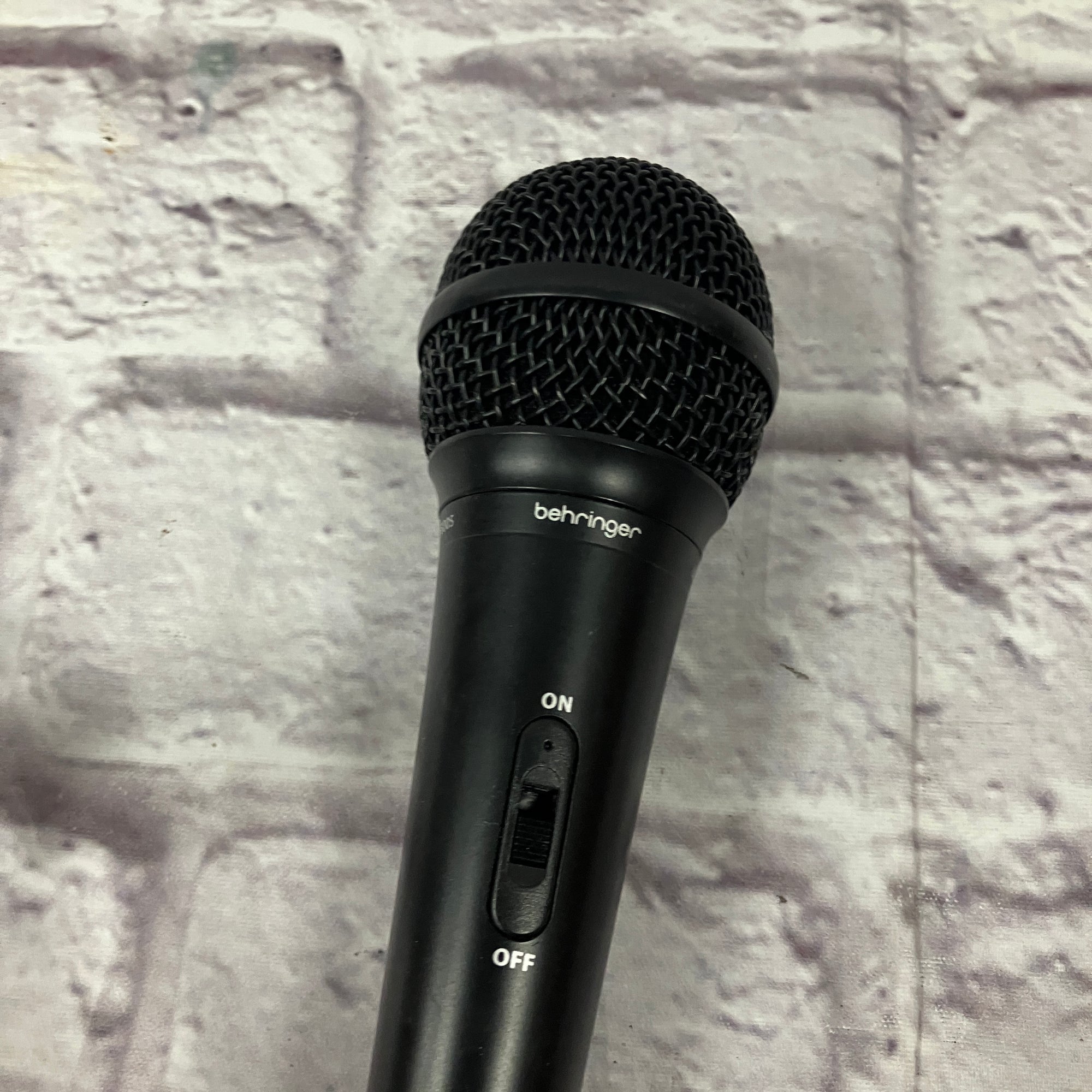 Behringer XM1800S Dynamic Microphone Evolution Music