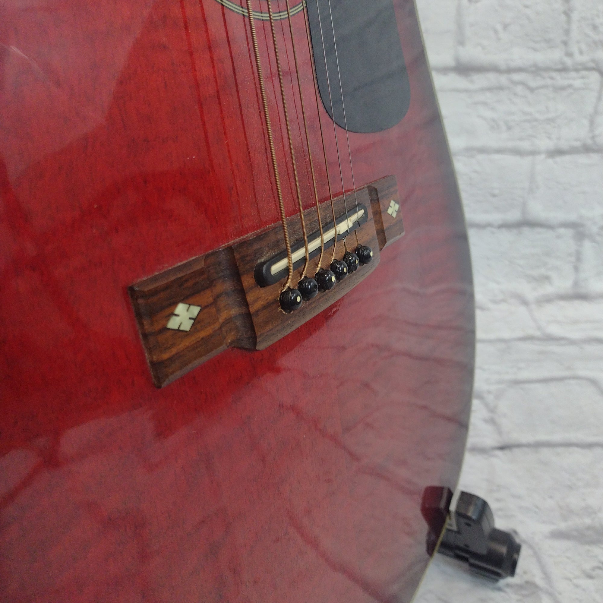 Washburn D17-CE 2005 Solid Top Acoustic Guitar
