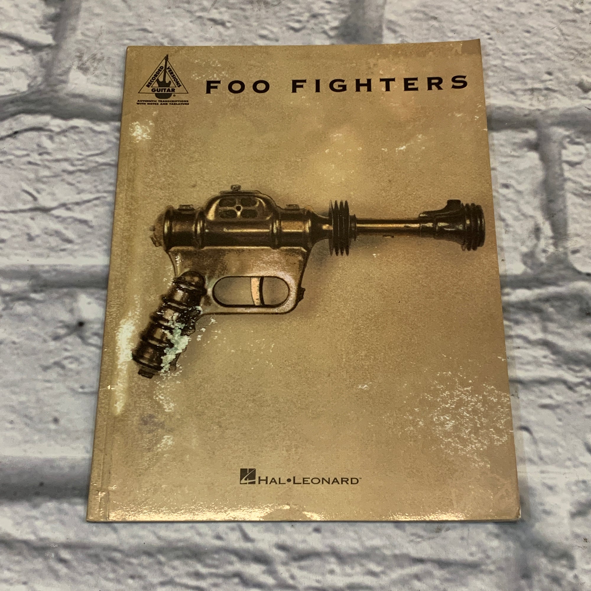 Hal Leonard Foo Fighters Guitar Book