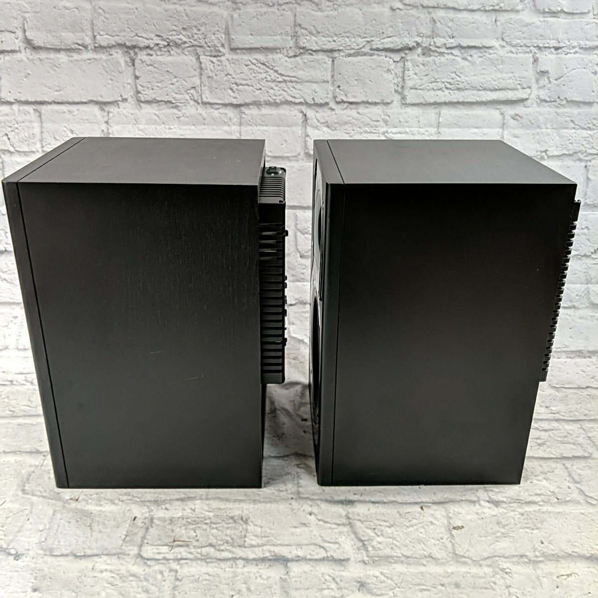 Behringer Truth B2013A Studio Monitor Pair - Evolution Music