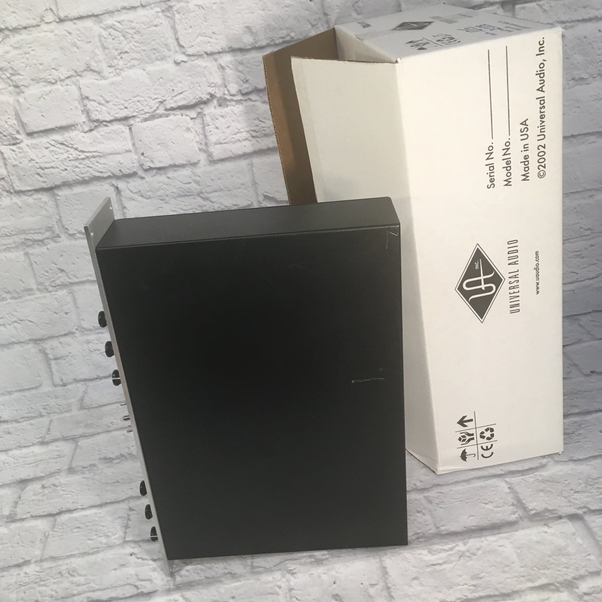 Universal Audio 2-1176 Stereo Compressor Limiter