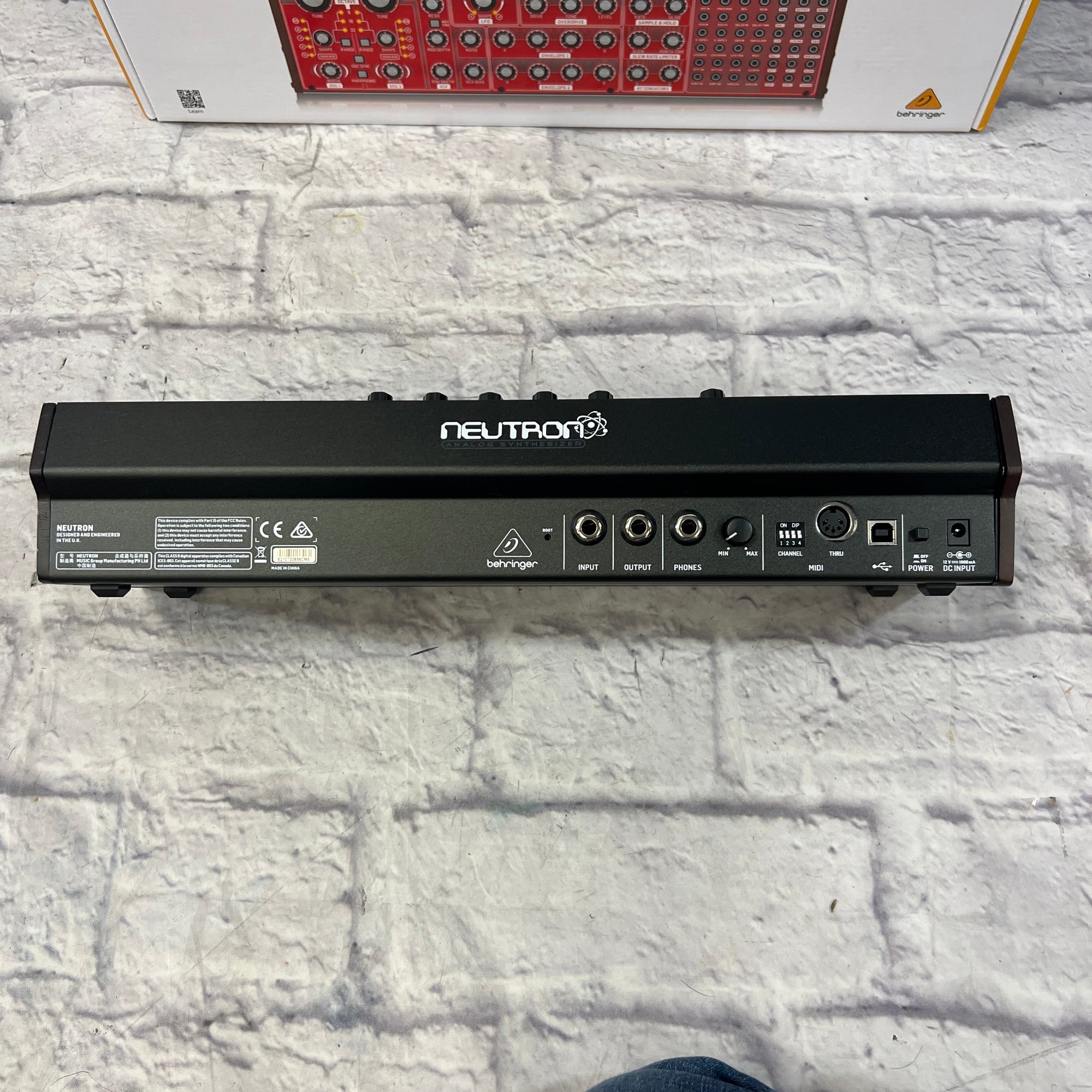 Behringer Neutron Paraphonic Analog Synth - Evolution Music