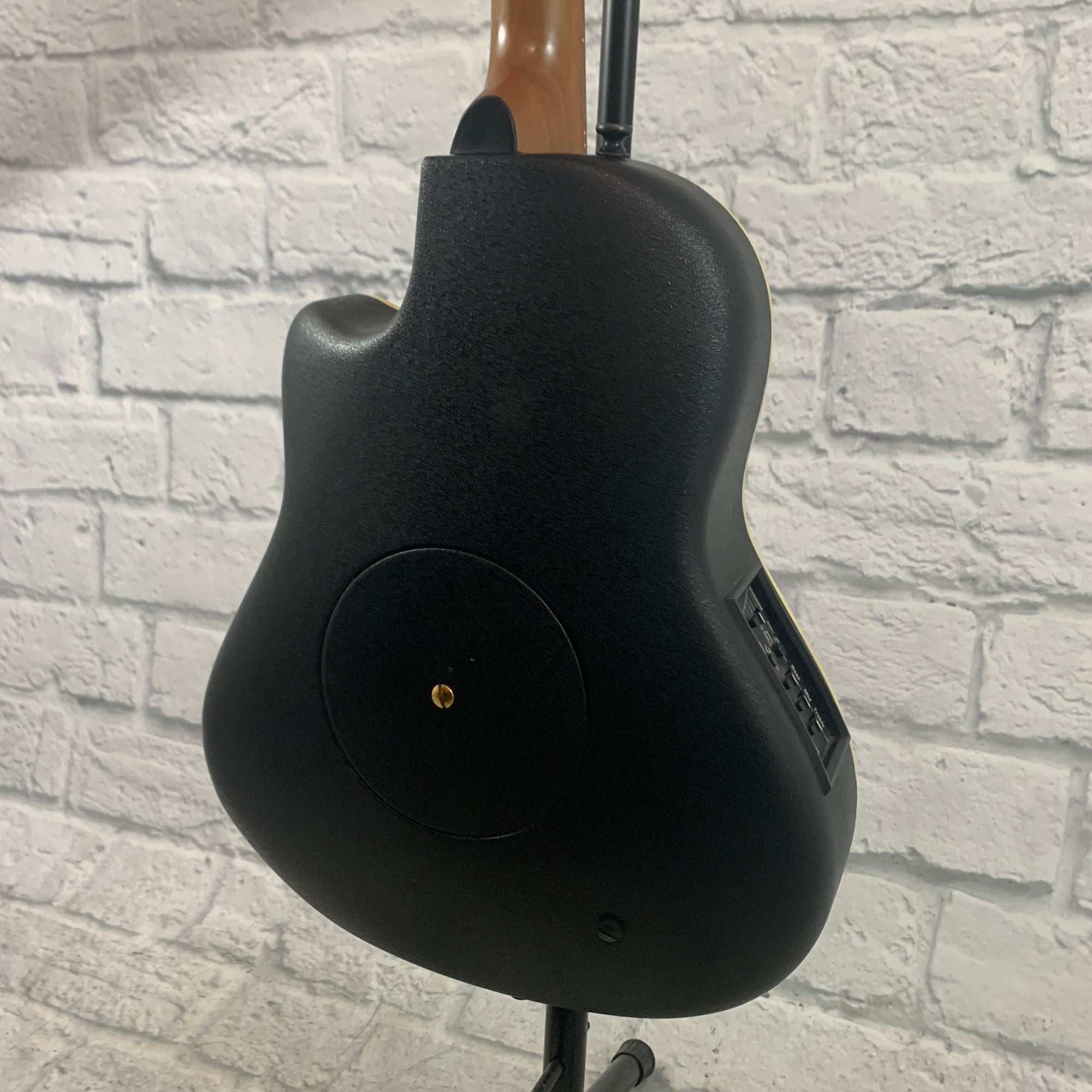 Ovation Celebrity MC-148 Mandolin w/ Hard Case - Evolution Music