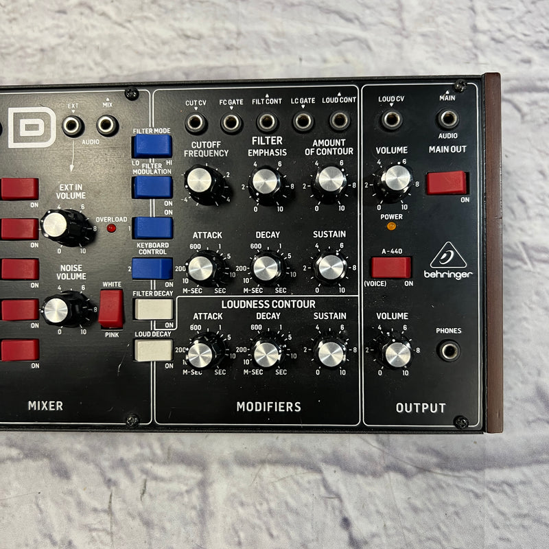 Behringer Model D Analog Synthesizer - Evolution Music