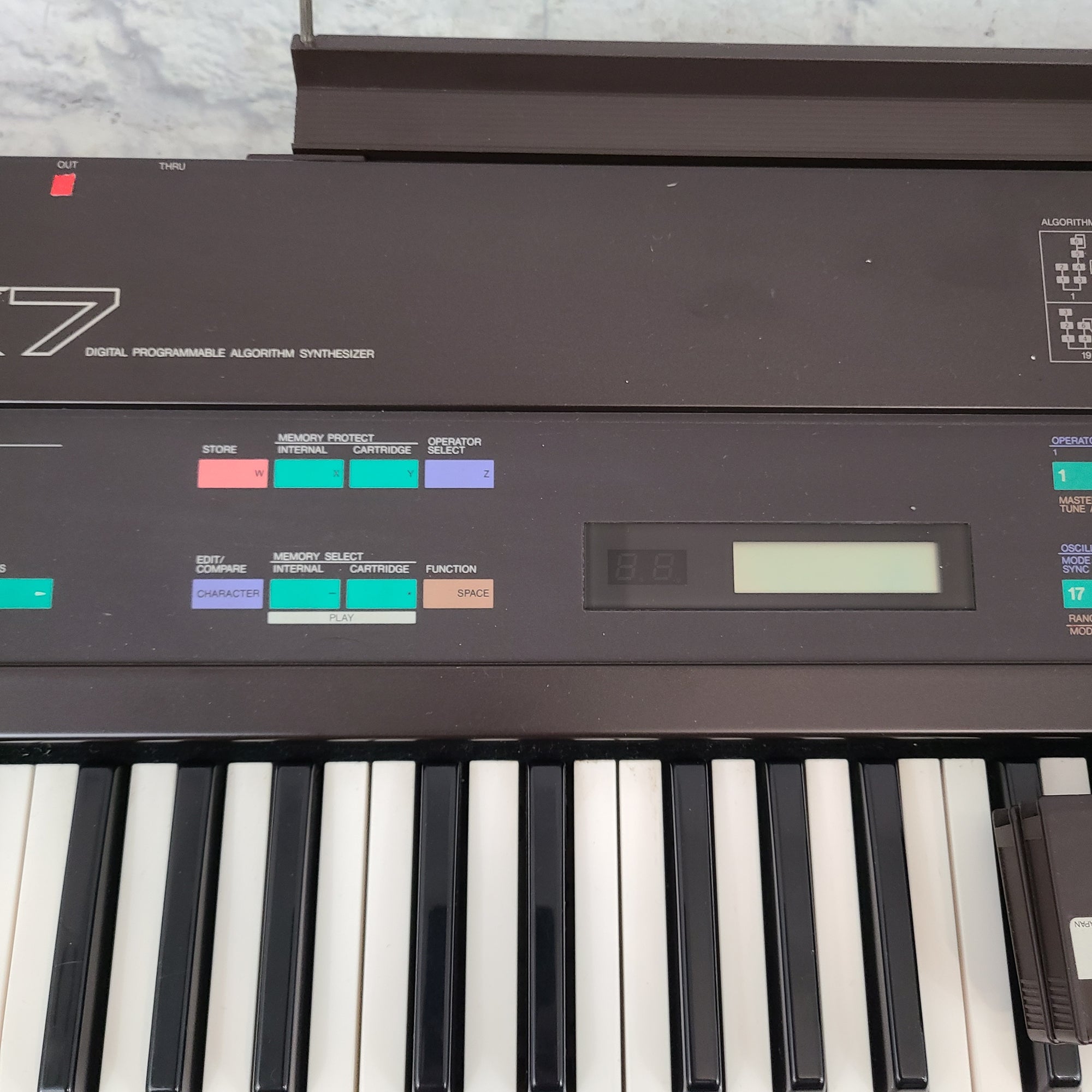 Yamaha DX7 Digital Programmable Algorithm Synthesizer w/ RAM carts & B ...