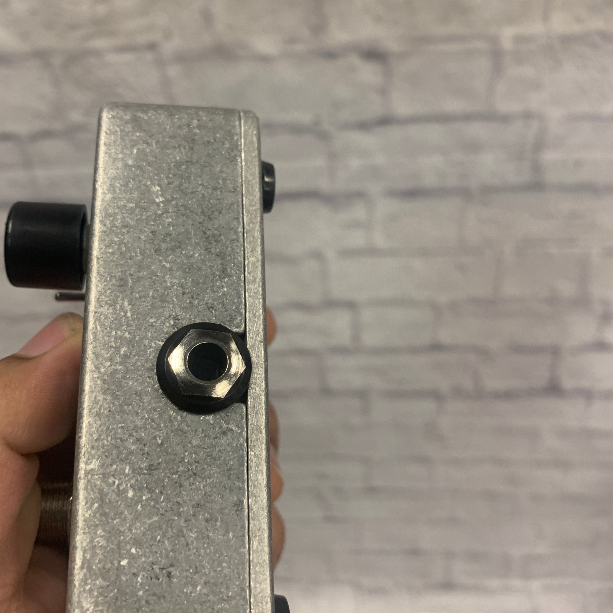 Electro-Harmonix Freeze Sound Retainer Effect Pedal