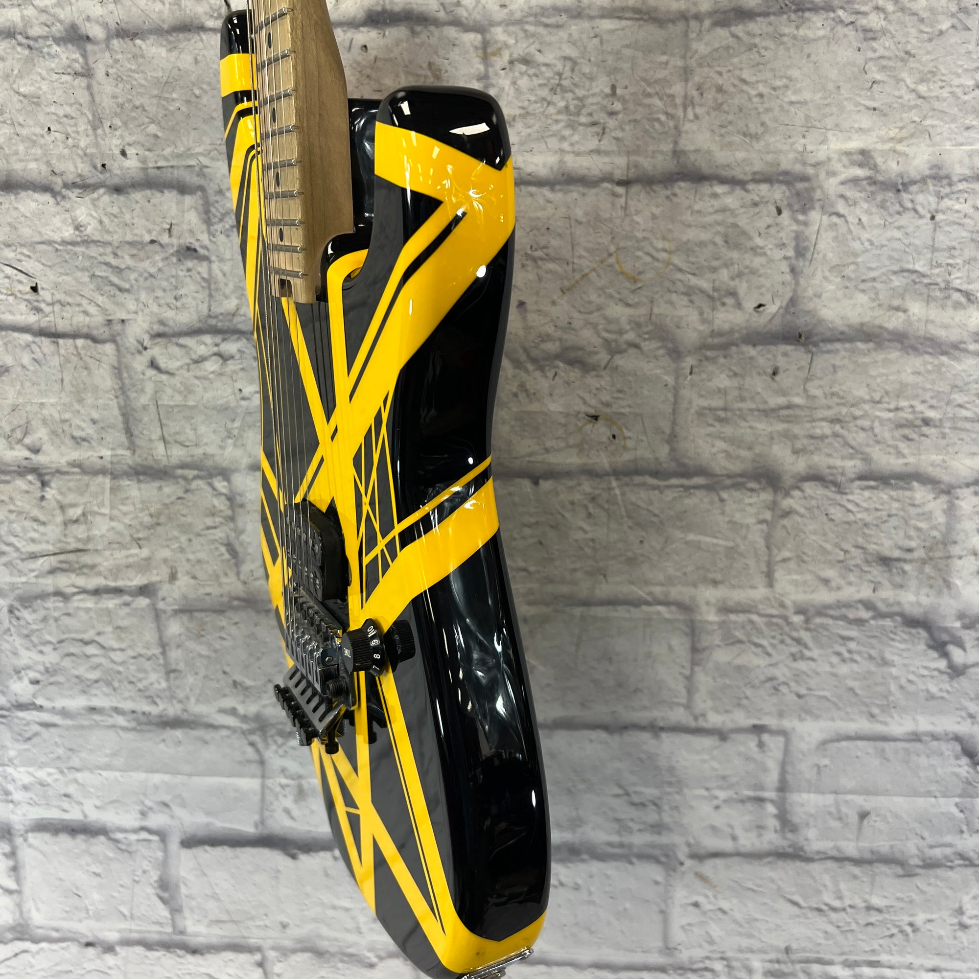 EVH Striped Series Black w Yellow Stripes Electric Guitar