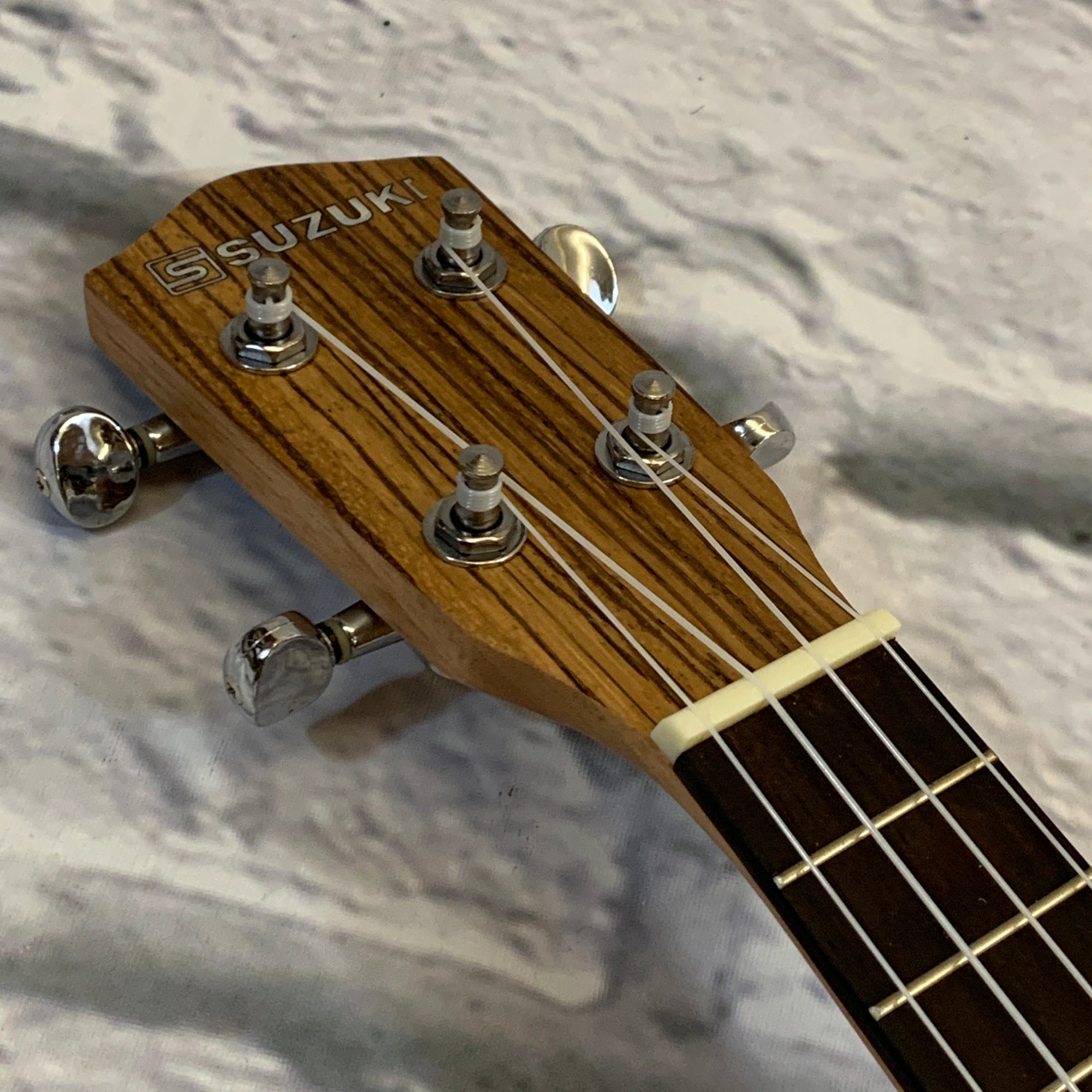Suzuki SUKS-PA-ZB Concert Ukulele