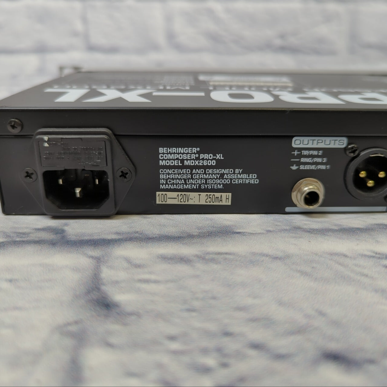 Behringer MDX2600 Composer Pro-XL Rack Compressor / Limiter