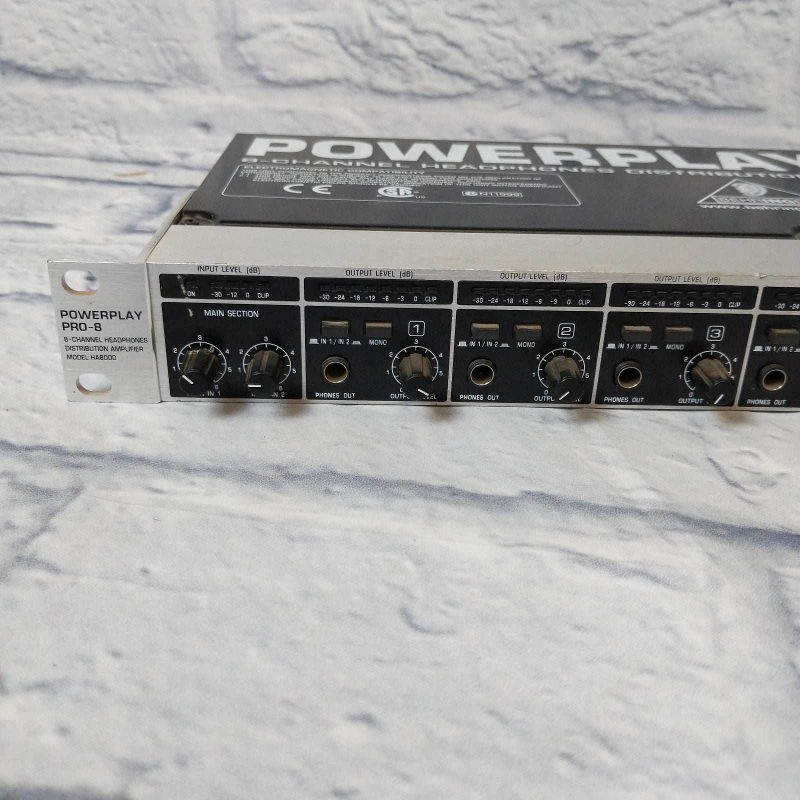 Behringer HA8000 Powerplay Pro-8 8-channel High-Power Headphone Mixing Distribution Amplifier Rack