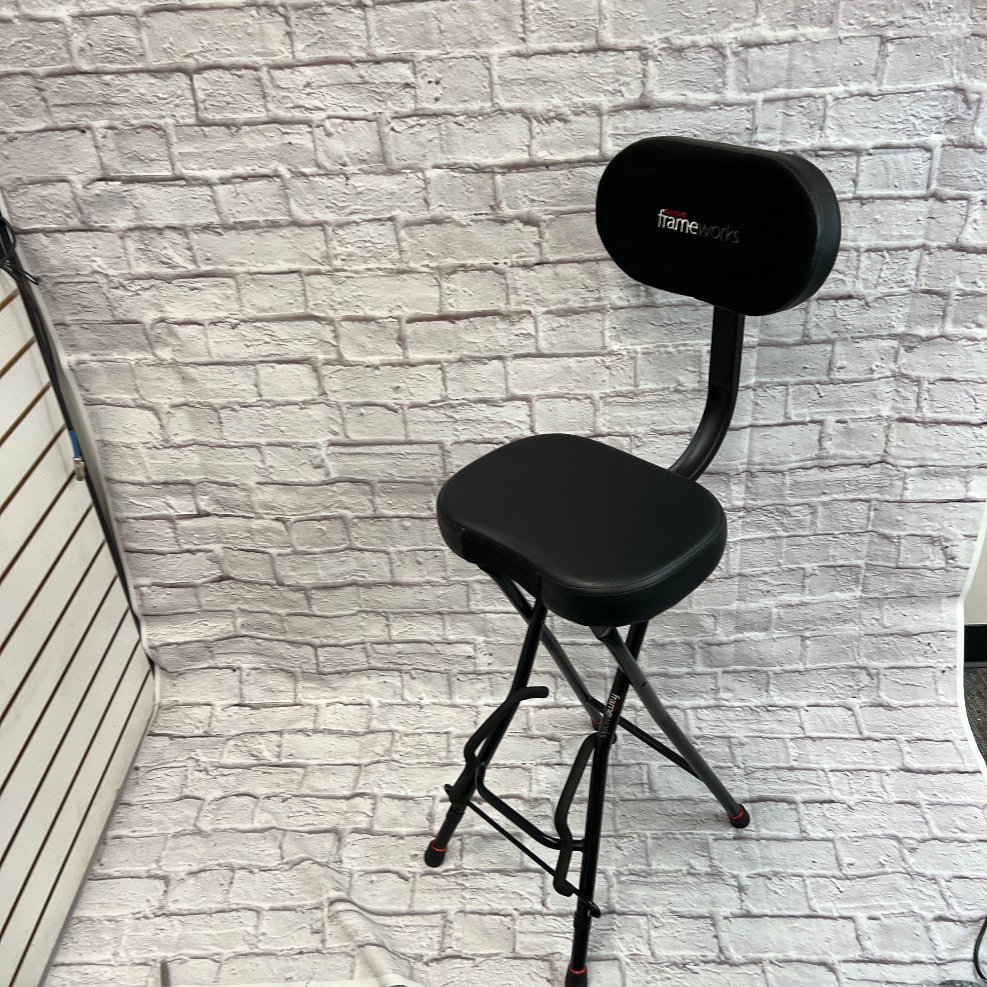 Frameworks GFW-GTR-SEAT Combination Guitar Seat / Single Guitar Stand