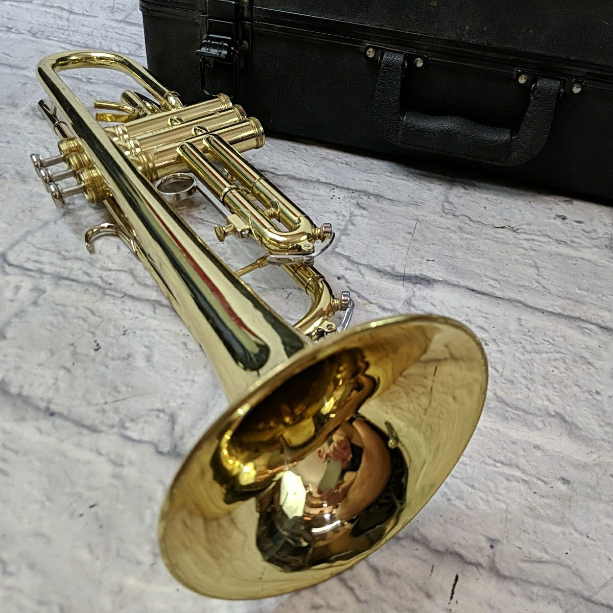 King Student Model 601 Bb Trumpet with Case