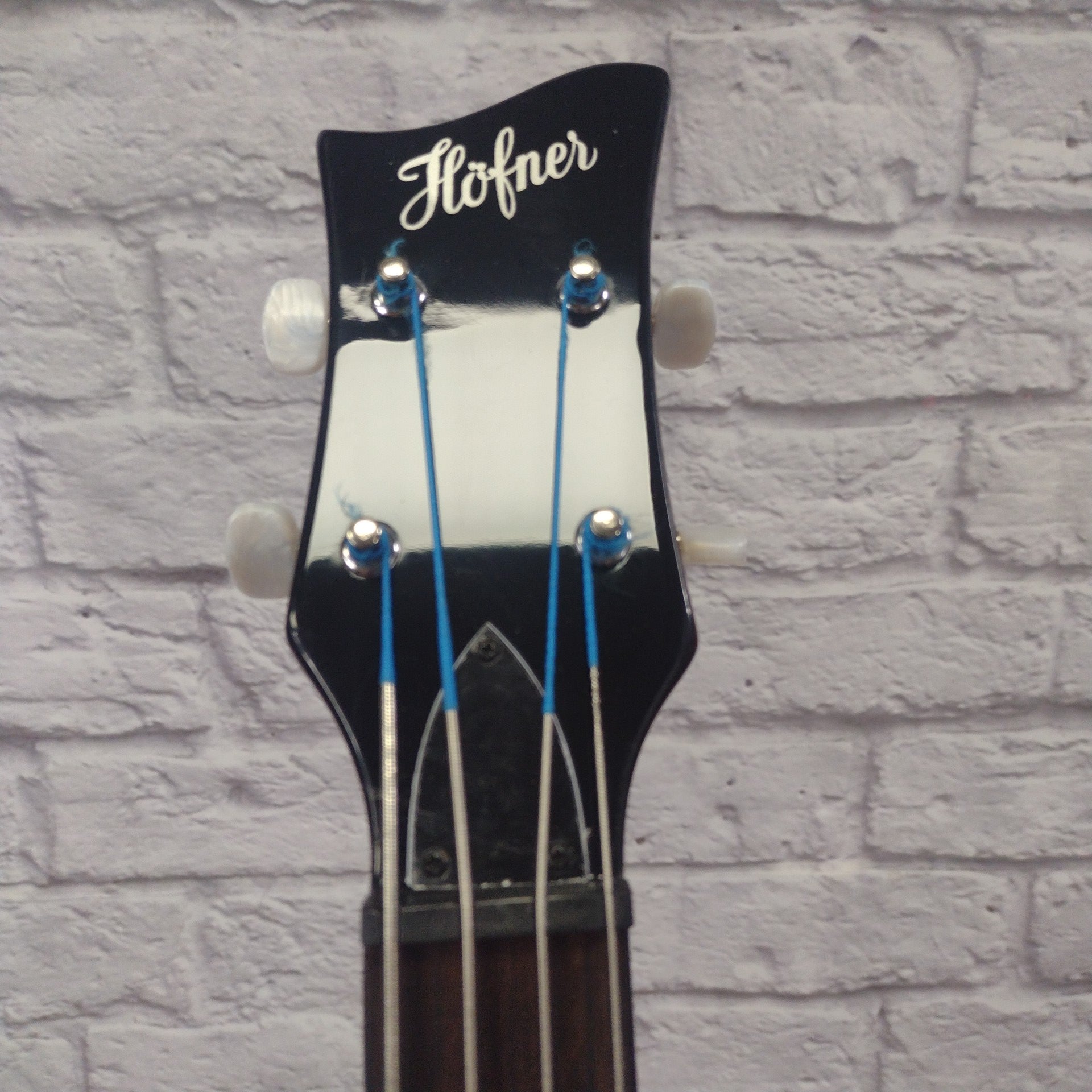 Hofner HI-CB-PE-SB 4 String Club Bass Guitar