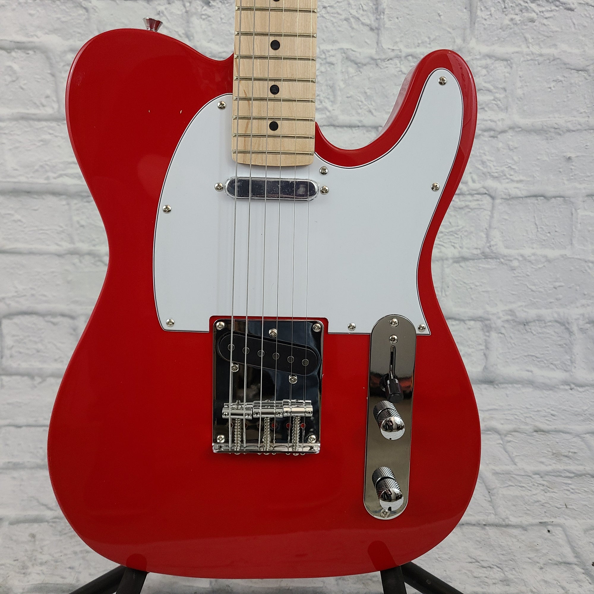 Nashville Guitar Works 125 Single Cutaway - Red,  Maple Fretboard
