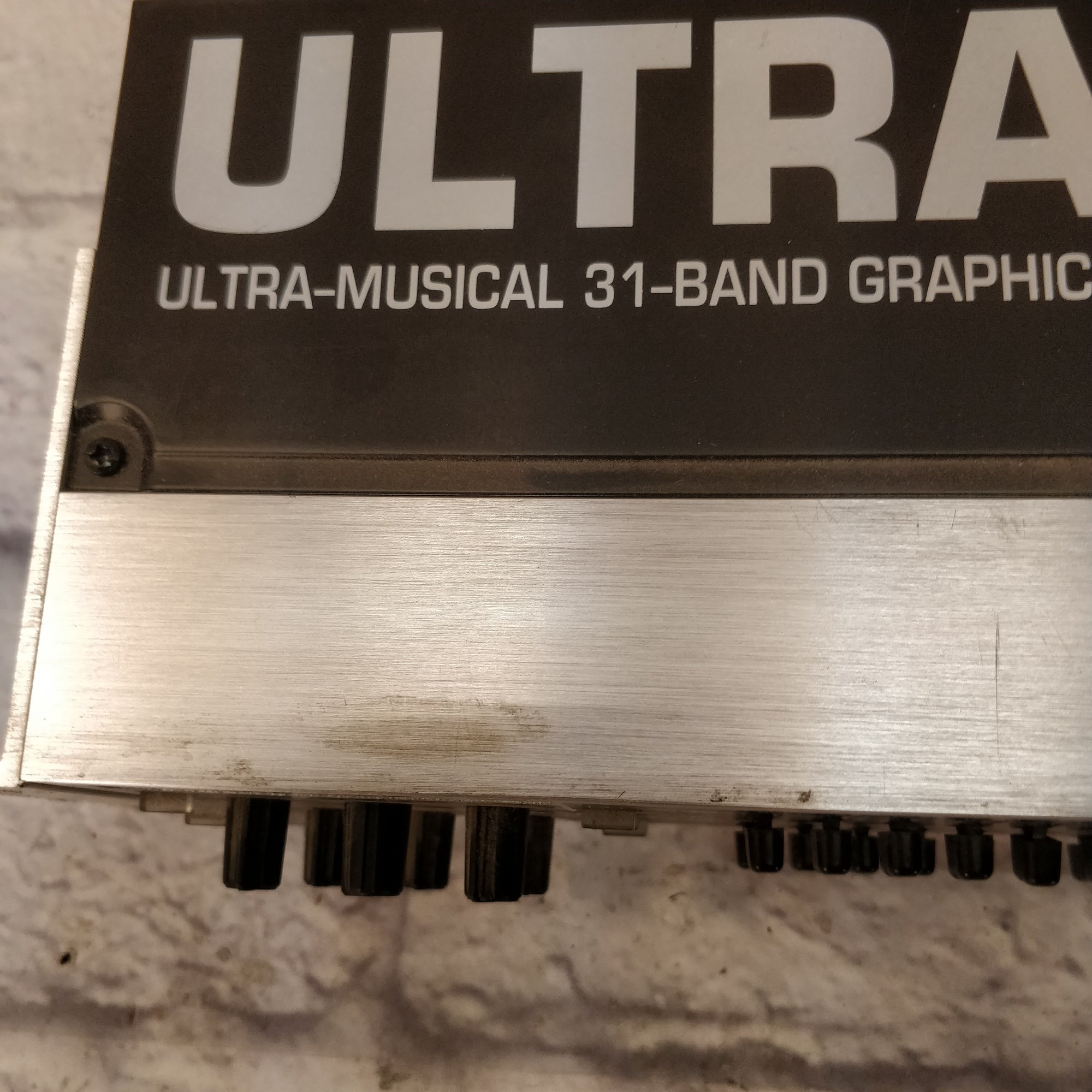 Behringer Ultragraph Pro FBQ3102 - 31-band Stereo Graphic EQ