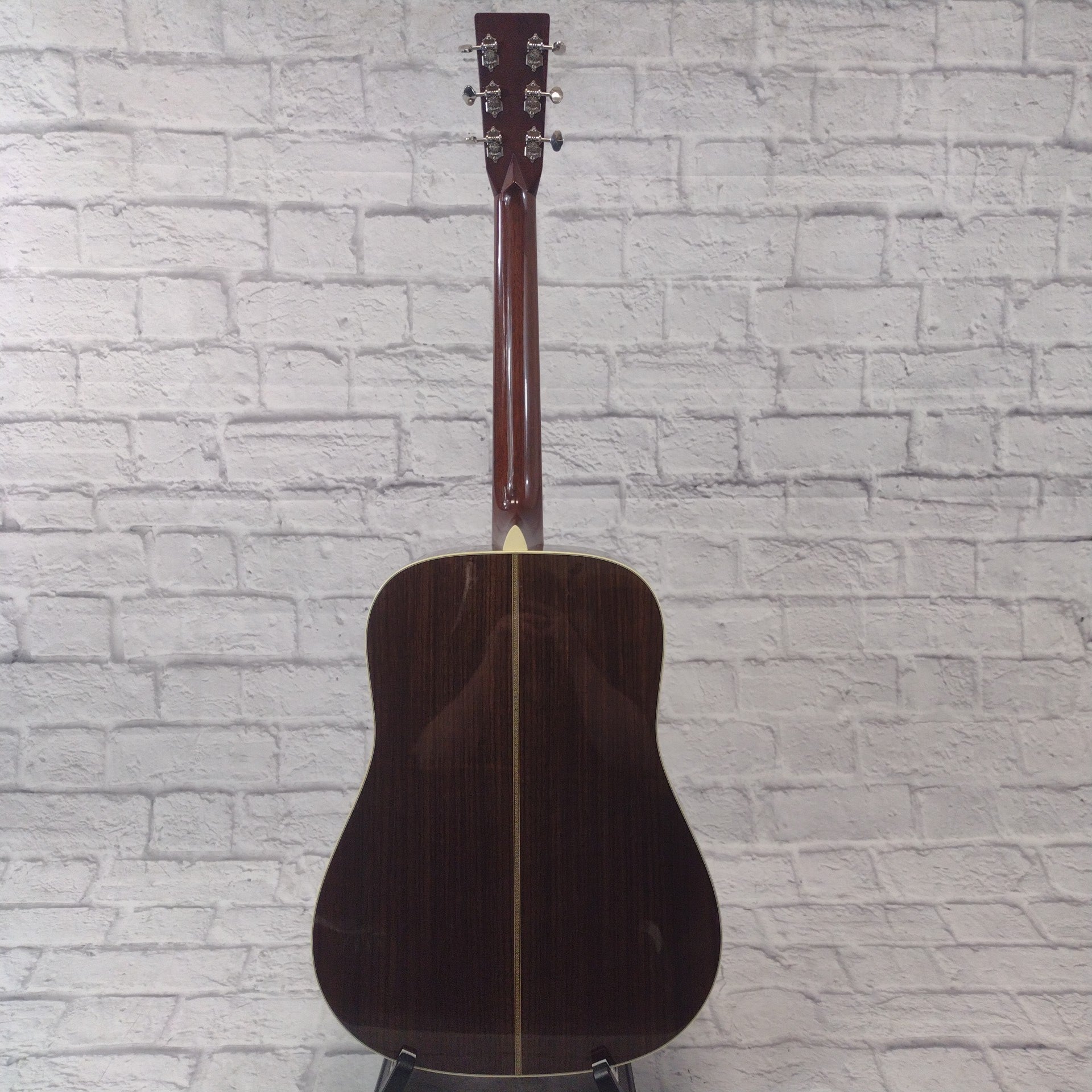 Martin Vintage Series HD28V with Case