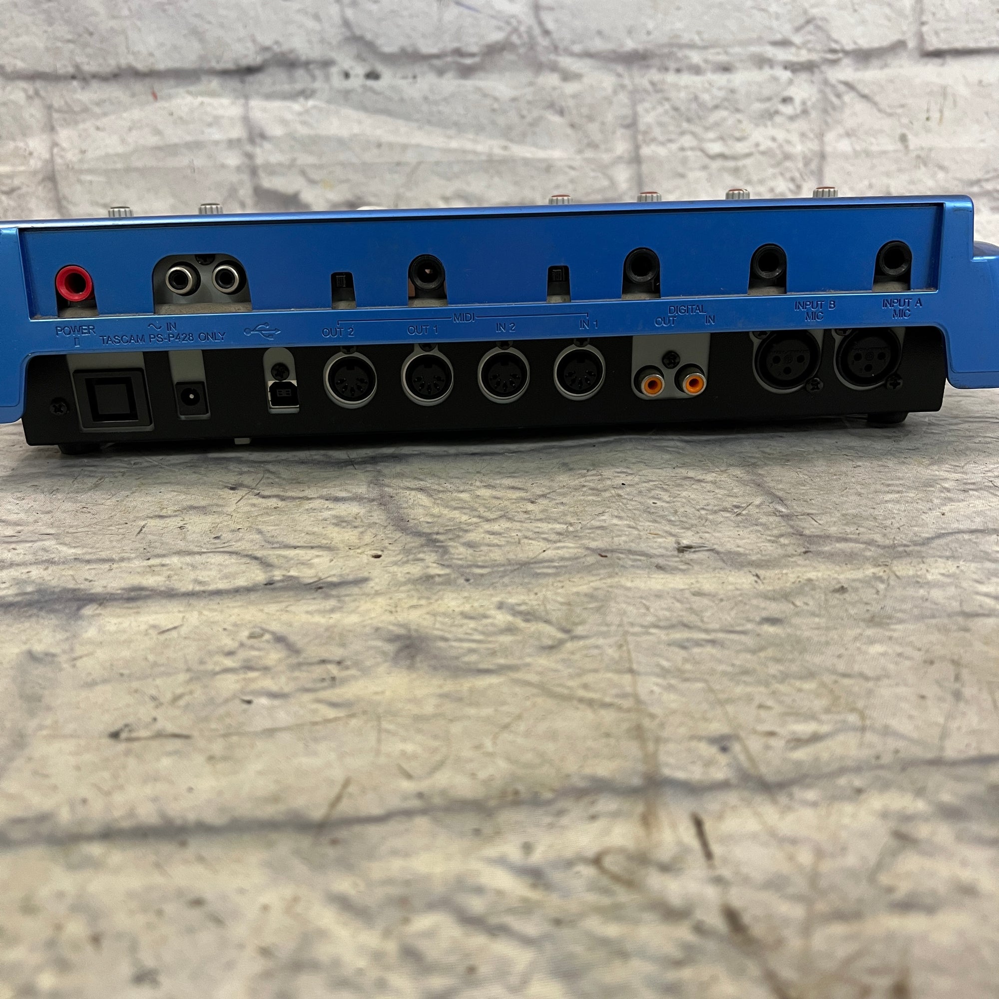 Tascam US-428 Mixer
