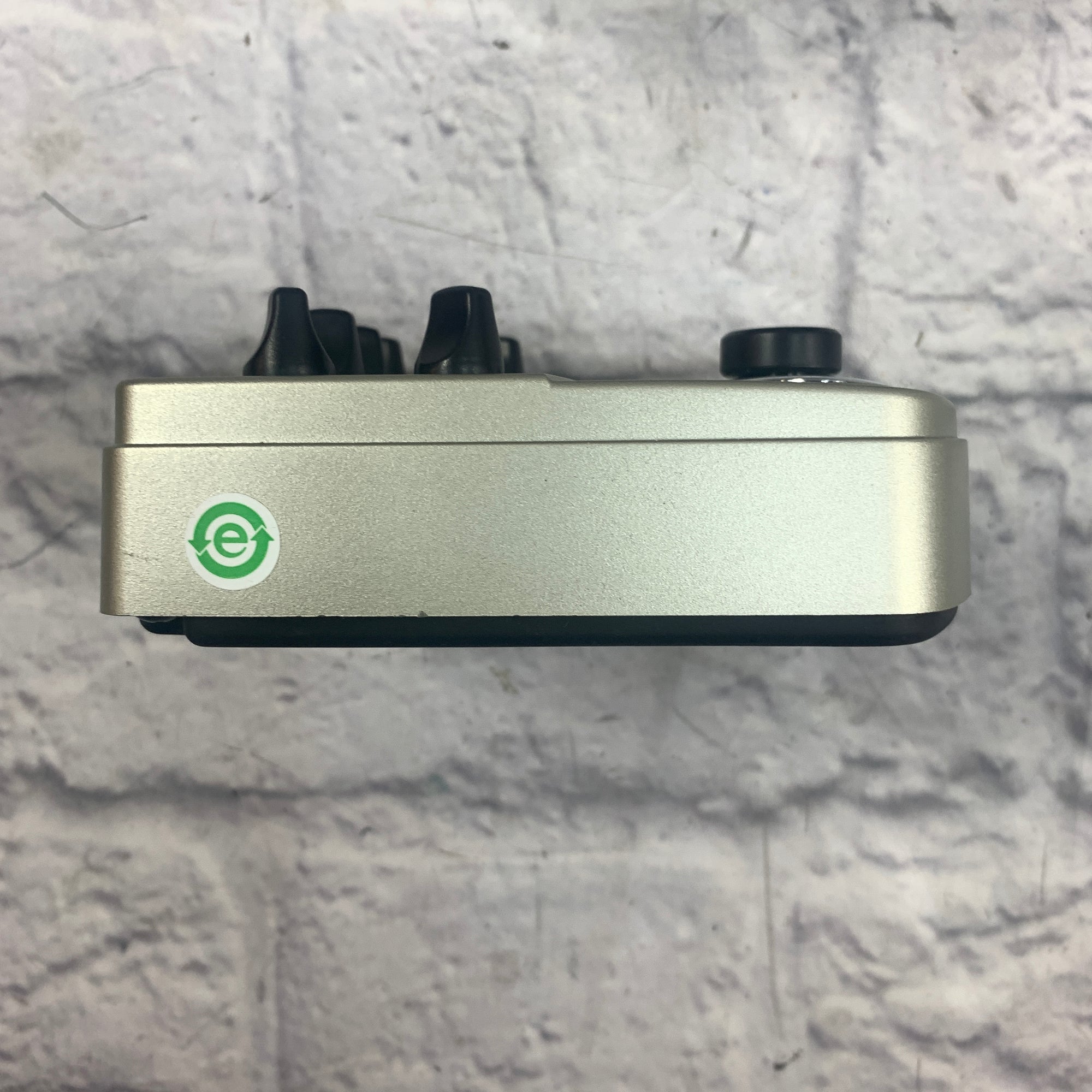 BehringerBDI21 V-Tone Bass Driver DI Pedal