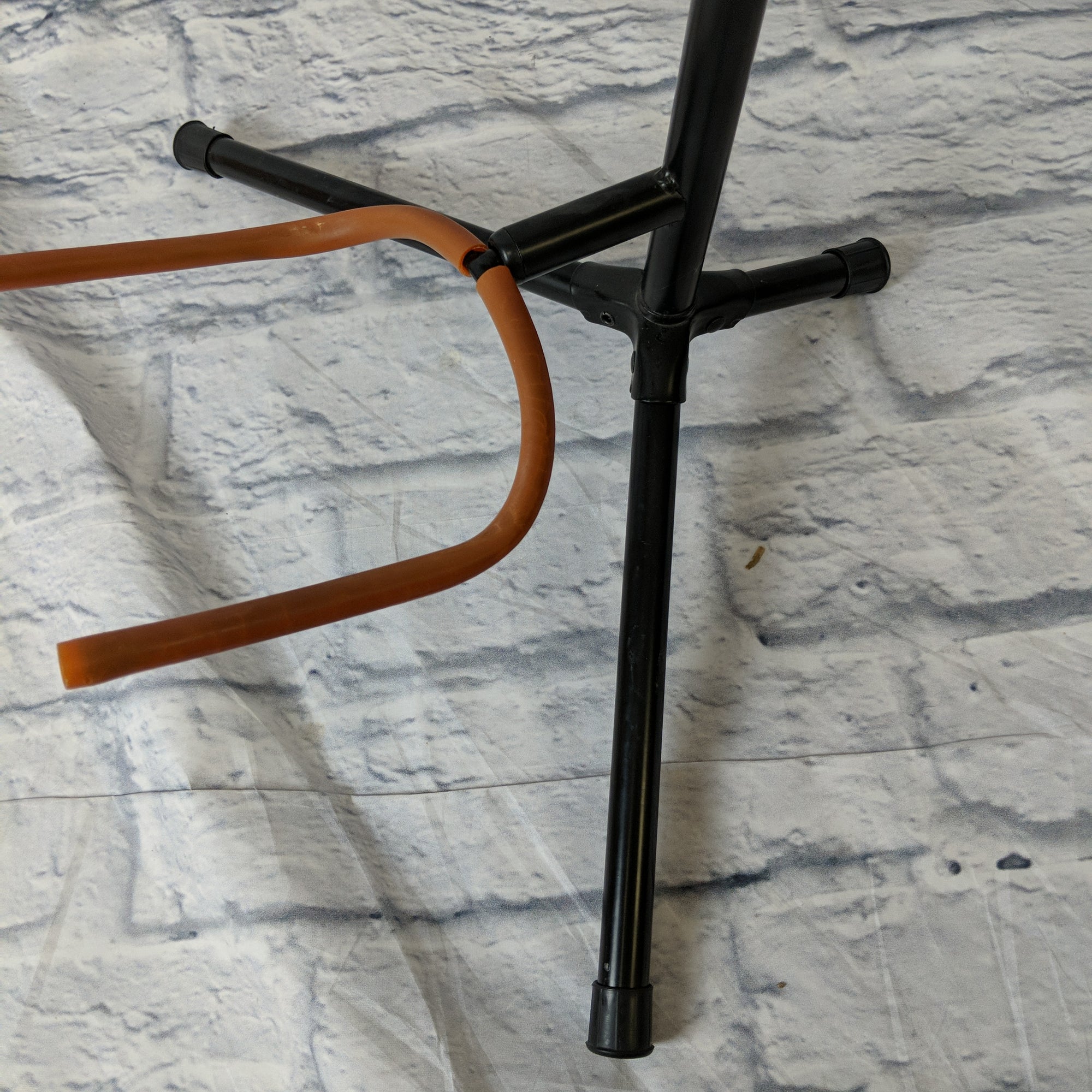 No Name Guitar stand