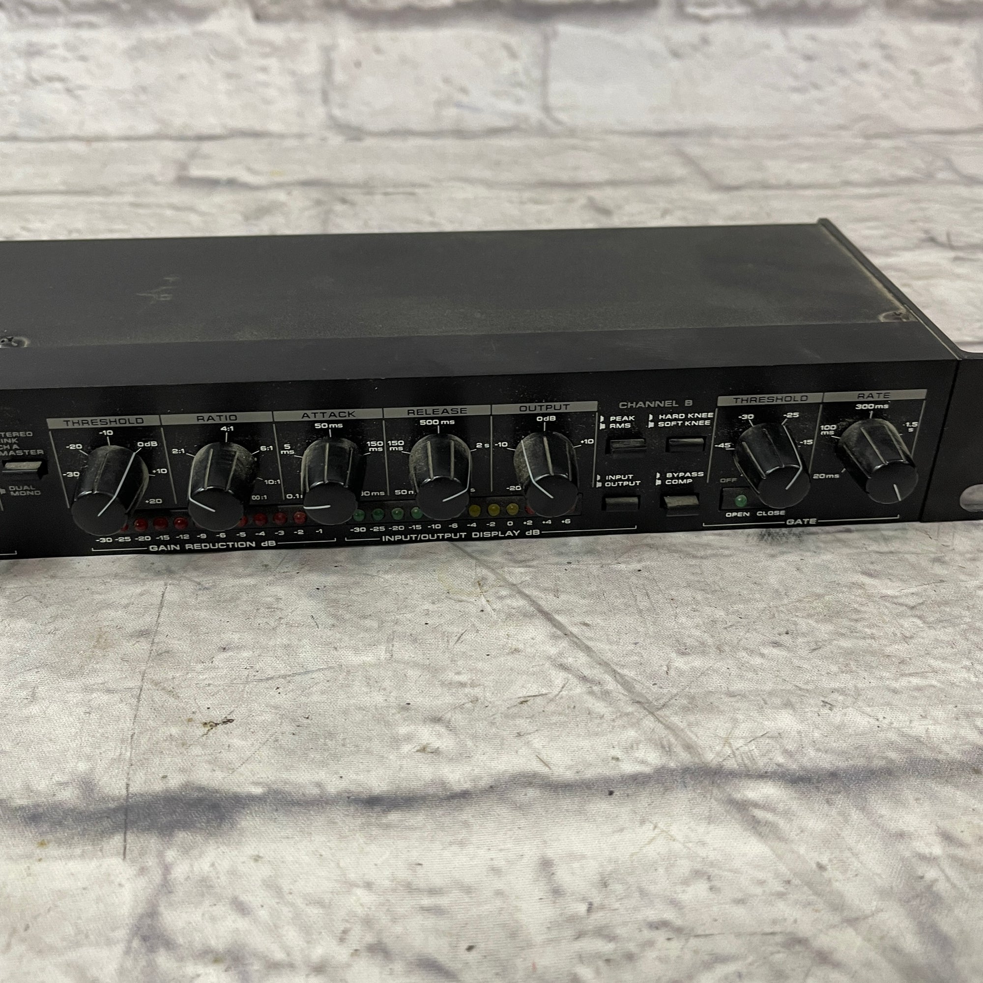 Alesis 3630 Dual Channel Compressor Limiter w/ Gate Rack
