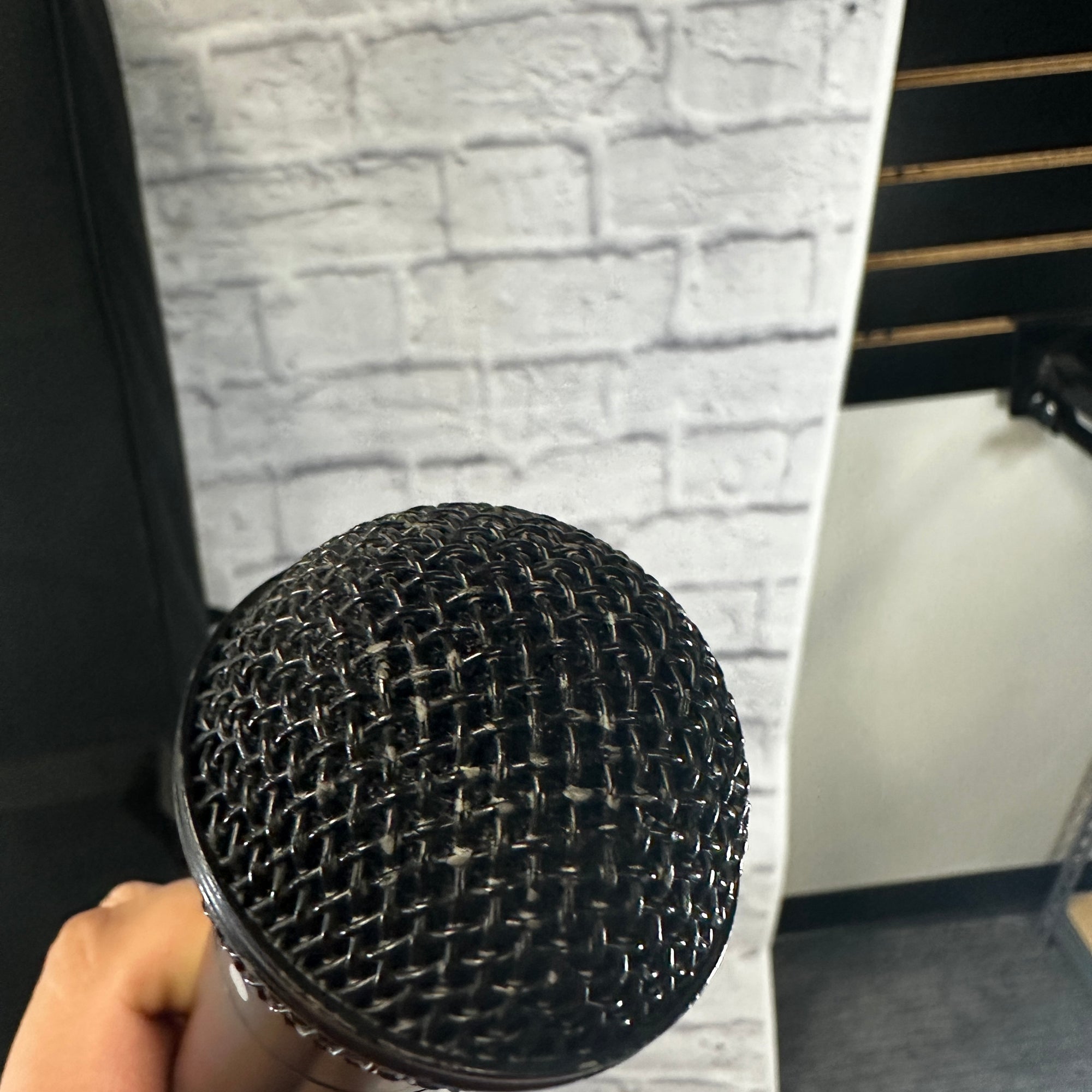 Digital Reference Dynamic Vocal Microphone