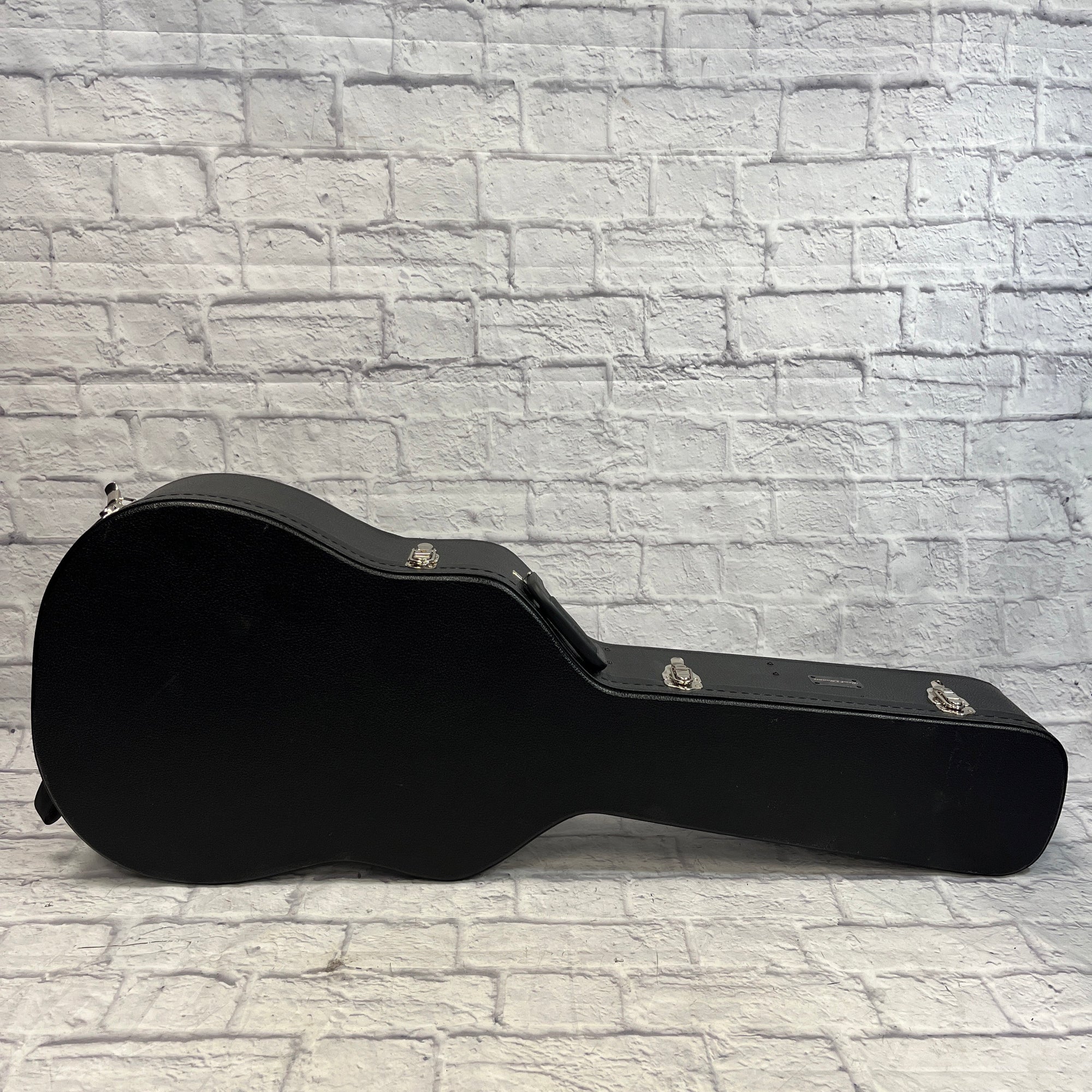 Unknown Acoustic Guitar Hard Shell Case