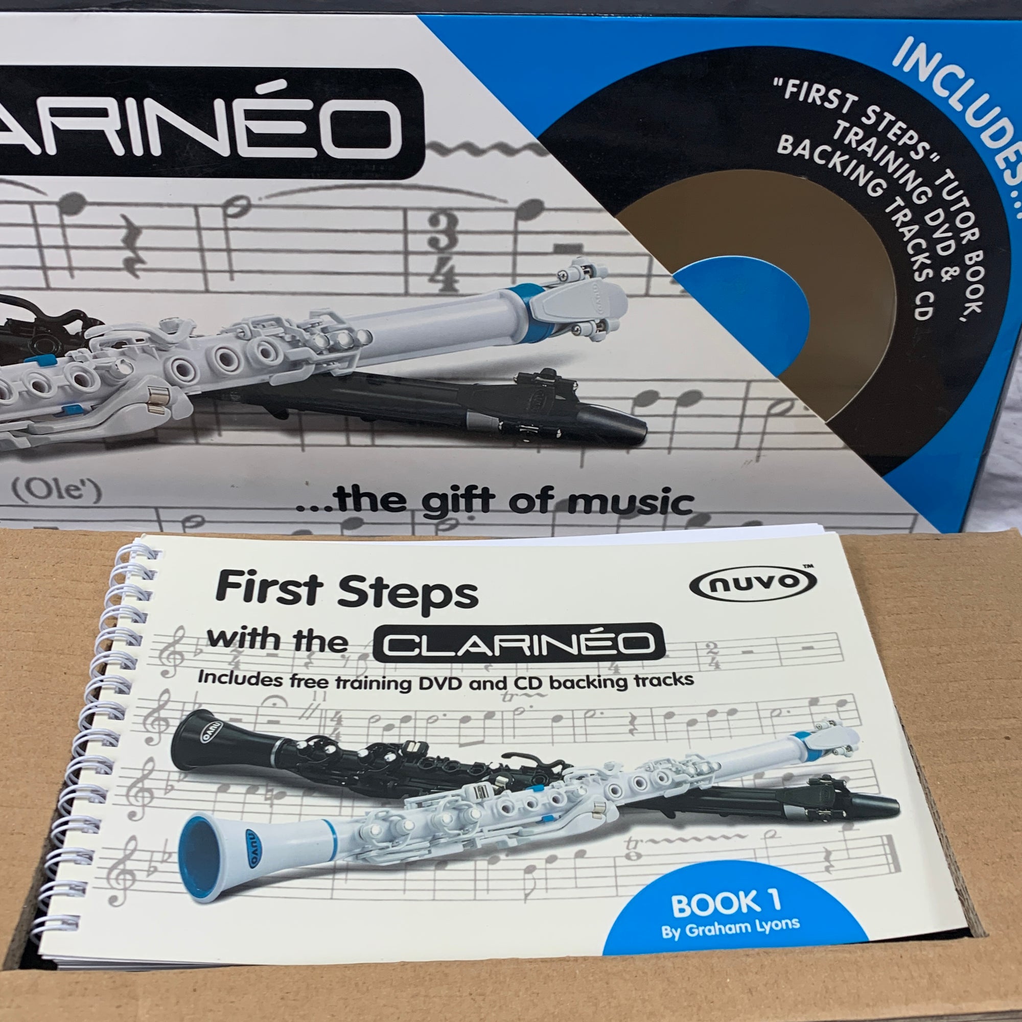 Nuvo Clarineo Beginner Clarinet