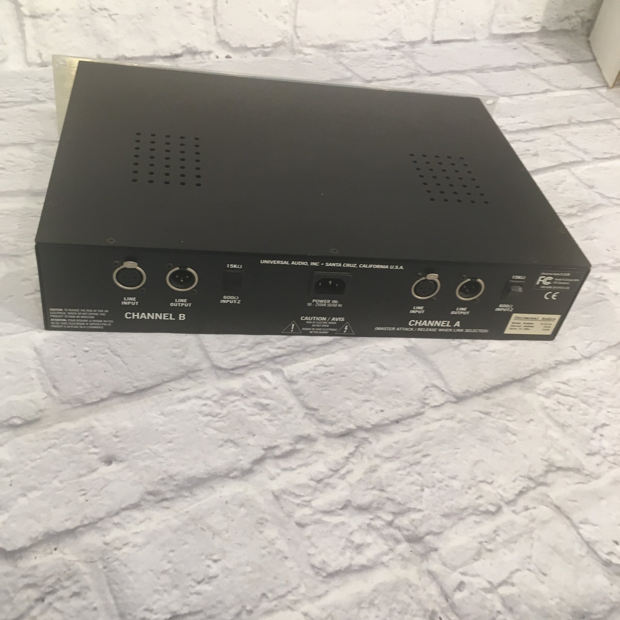 Universal Audio 2-1176 Stereo Compressor Limiter