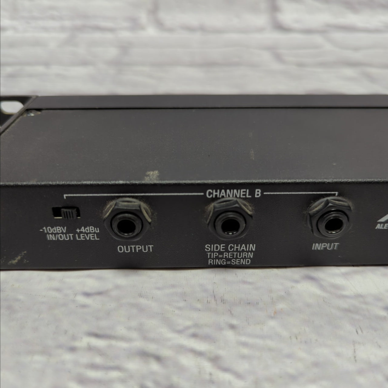 Alesis 3630 Dual-Channel Compressor / Limiter with Gate