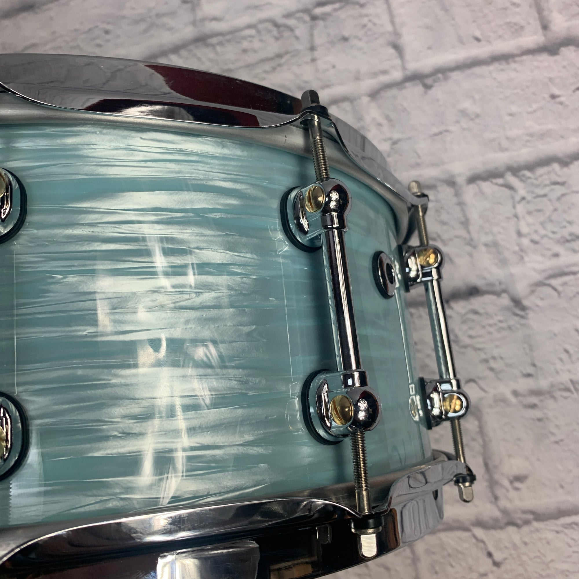 Pearl Masters Maple Reserve Music City Custom Ice Blue Oyster Snare