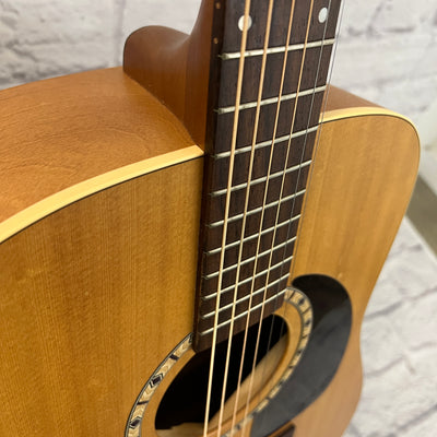 Art and Lutherie Spruce Acoustic Guitar