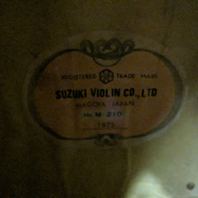 1975 Suzuki Mandolin with Silver Hardshell Case