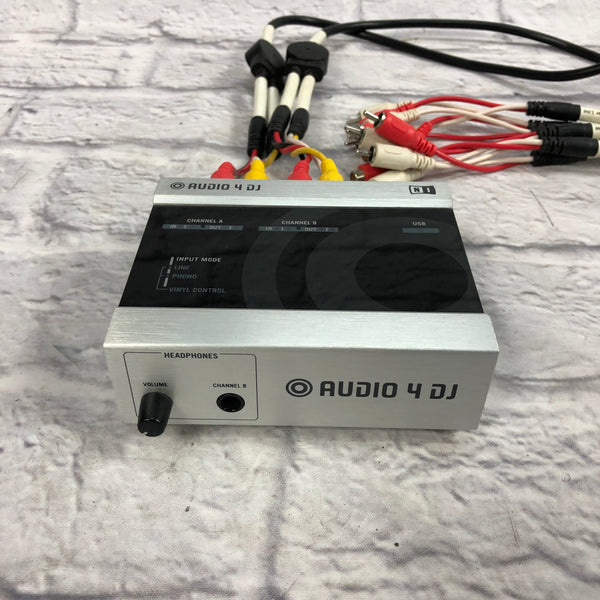 Native Instruments Audio 4 Native Instruments Audio 4 DJ Interface - Evolution Music