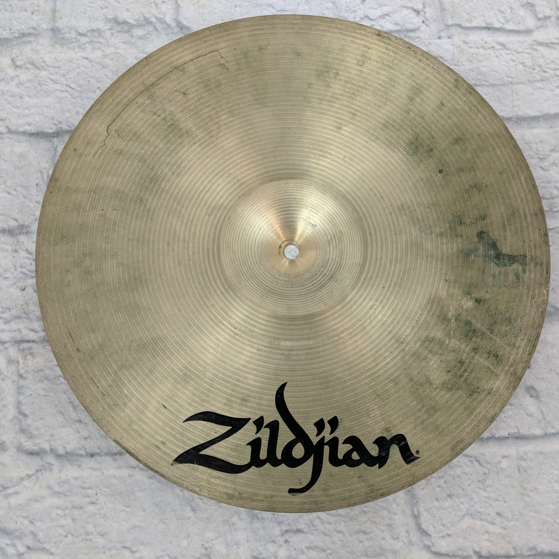 Zildjian A Series 16" Medium Thin Crash Cymbal (cracked)