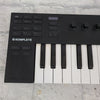 Komplete Kontrol M32 Controller