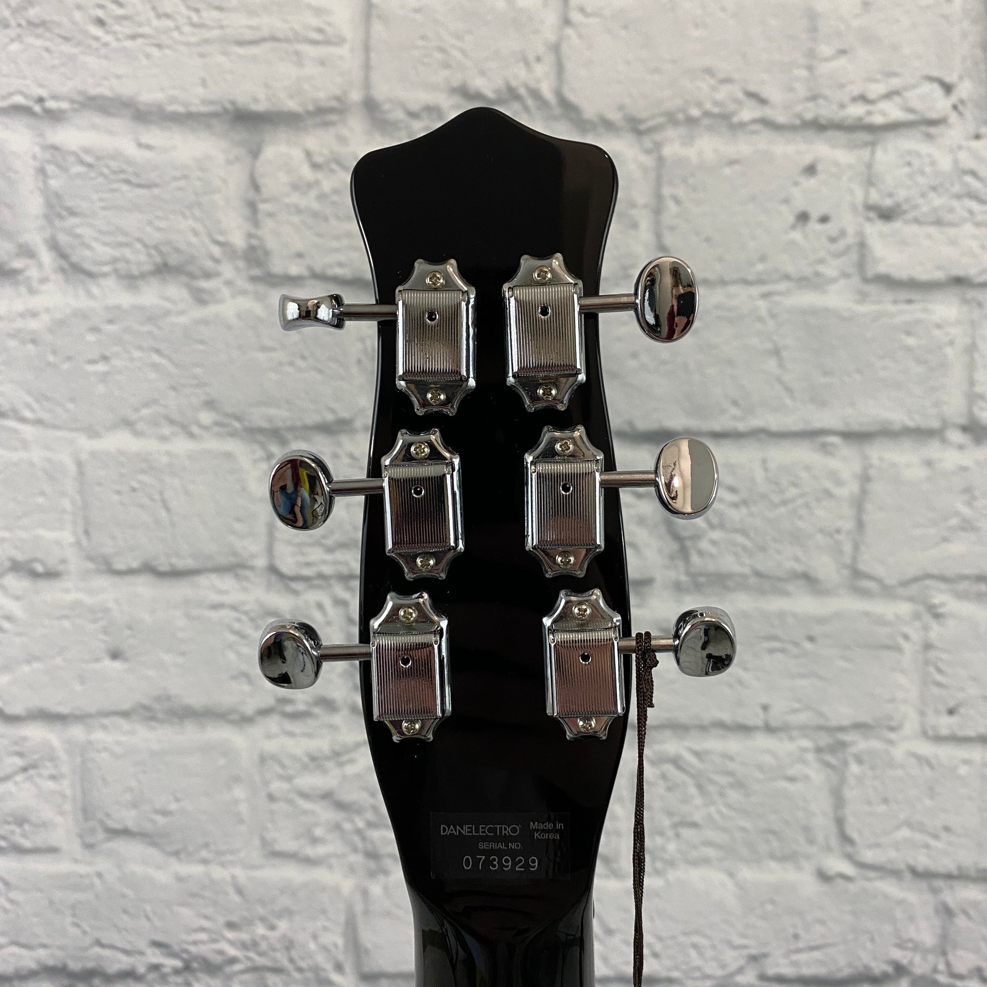 Danelectro 64XT Electric Guitar - 3 Tone Burst