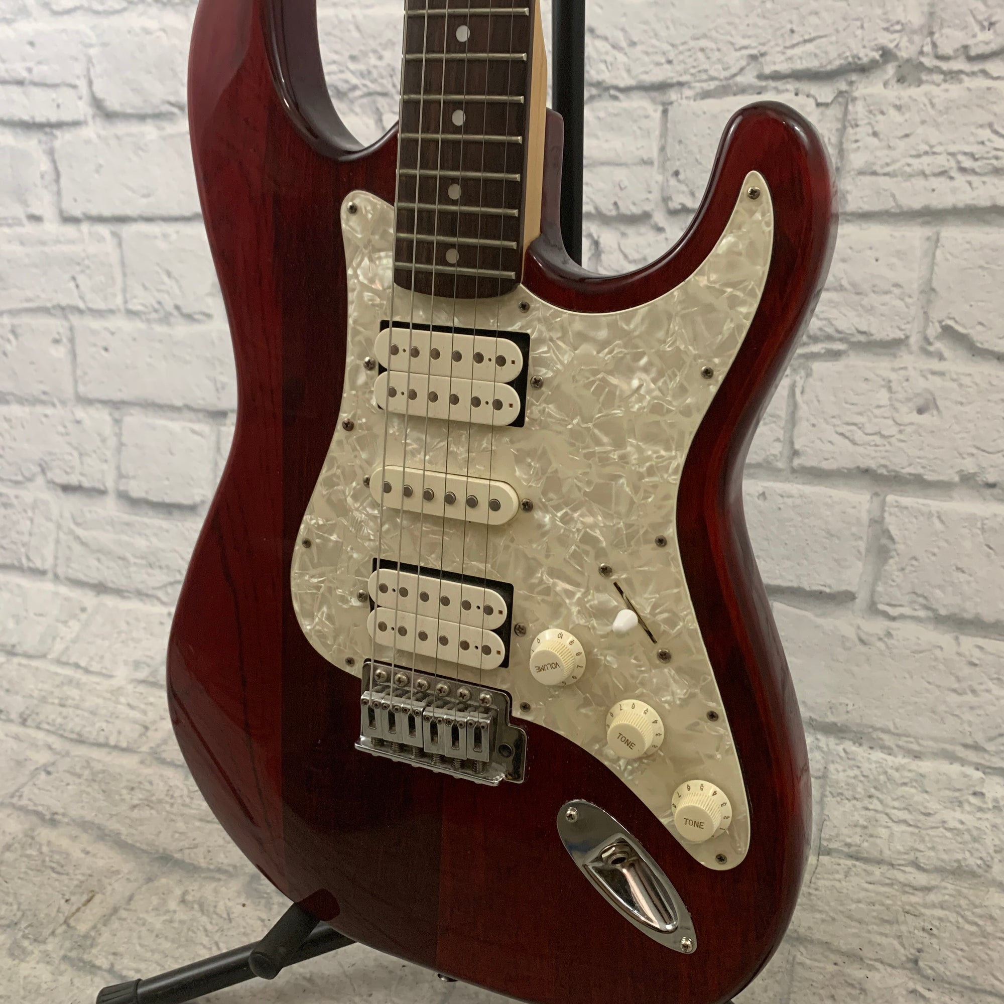 Hamer Slammer HSH Stratocaster Transparent Red