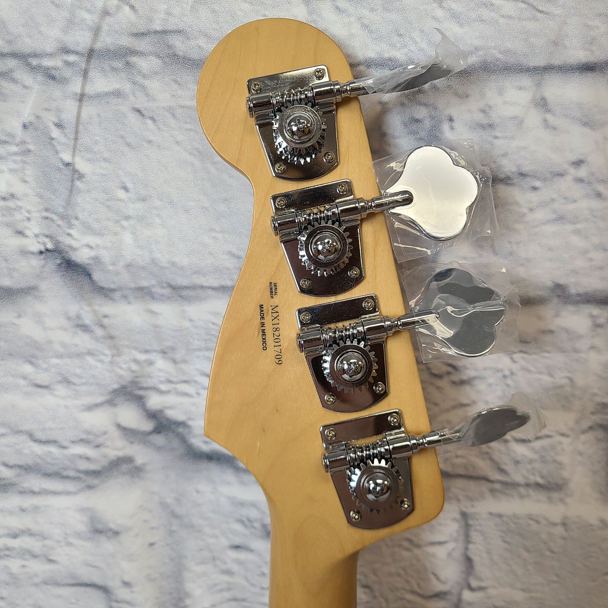 Fender Deluxe Active P Bass Special Electric Bass Guitar, 3 Color Sunburst and Maple Fretboard W/Bag