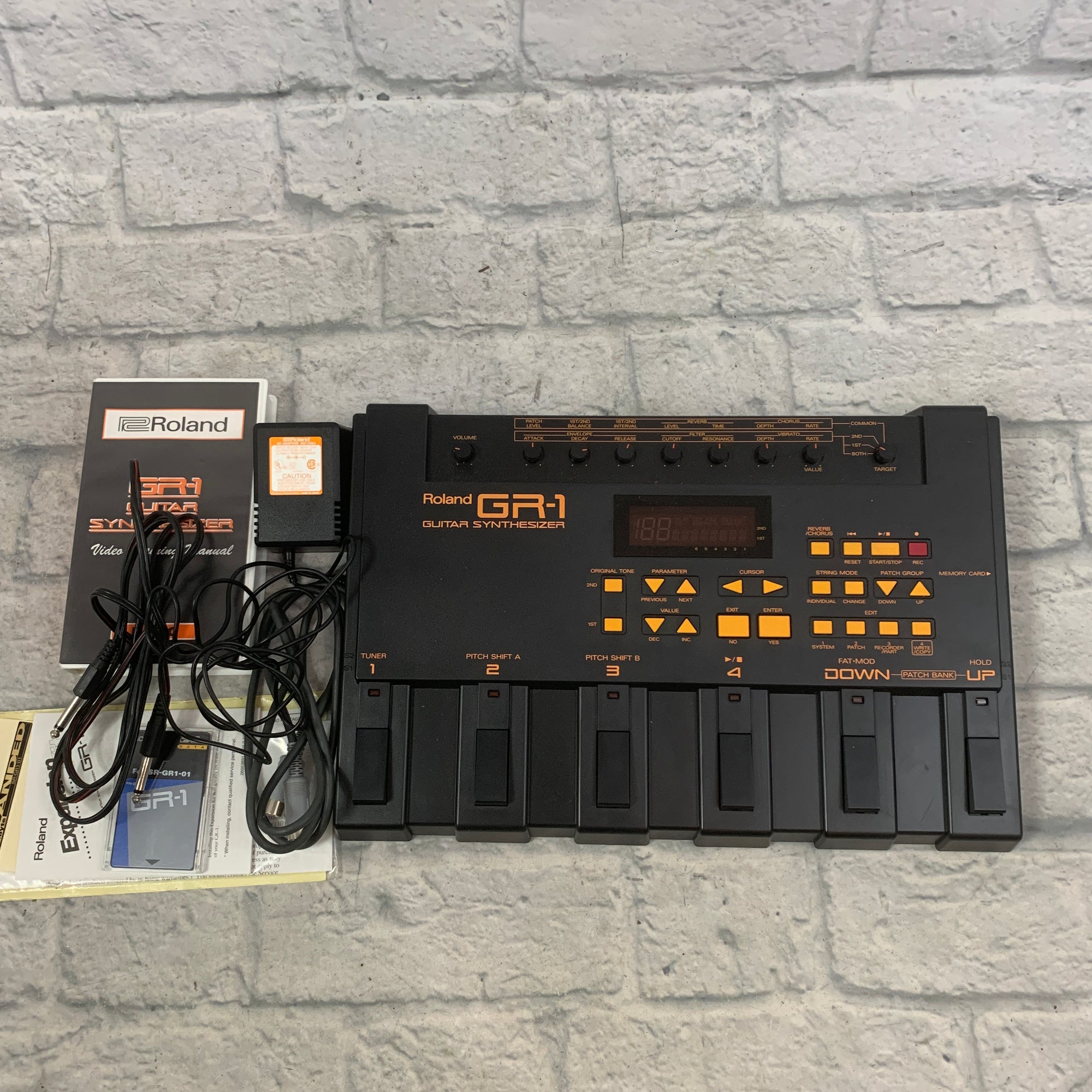 Roland GR-1 Guitar Synthesizer with VHS Instructional Video and Expansion Card - New Old Stock!