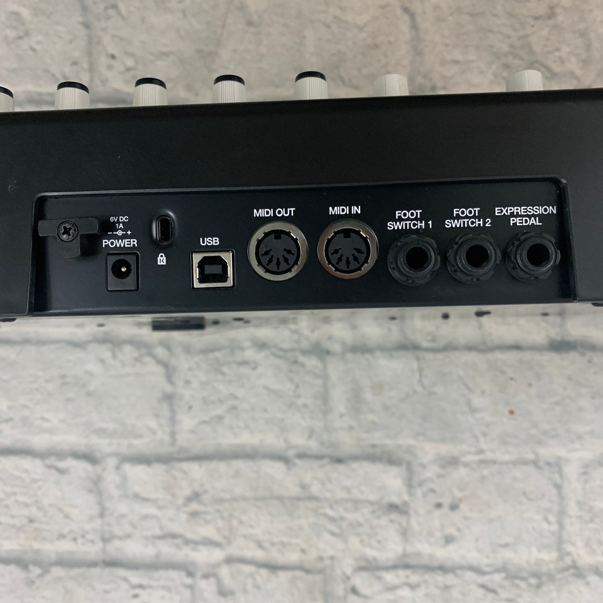 Akai MPK61 Midi Controller