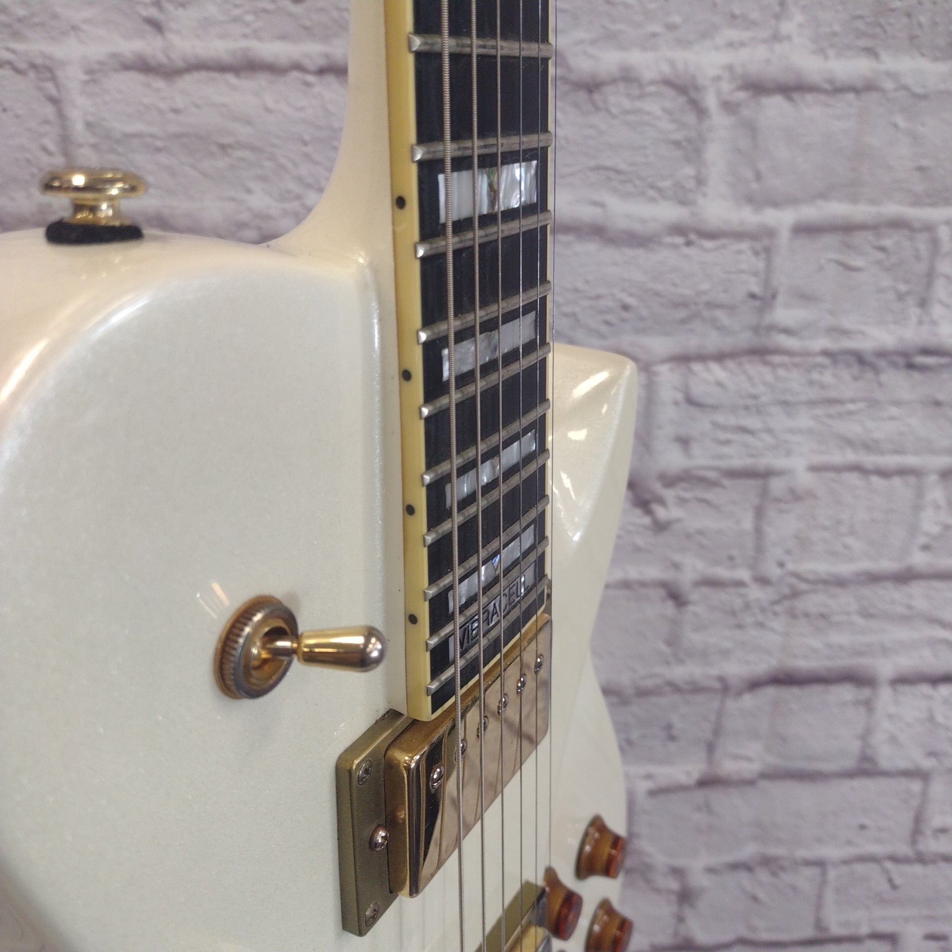 Switch Vibracelll Signature Oscar-IV White Electric Guitar