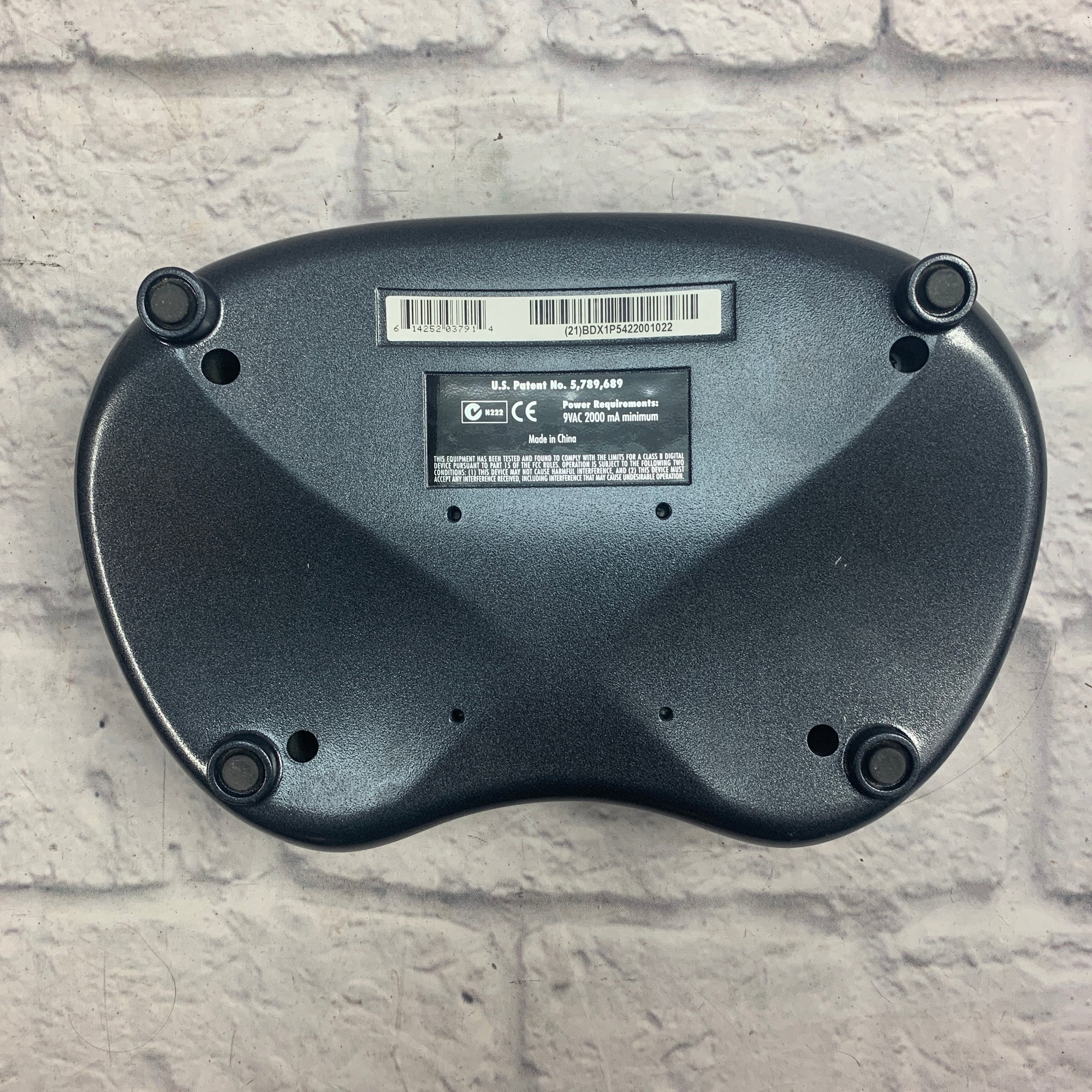 Line 6 Bass Pod with Power Supply
