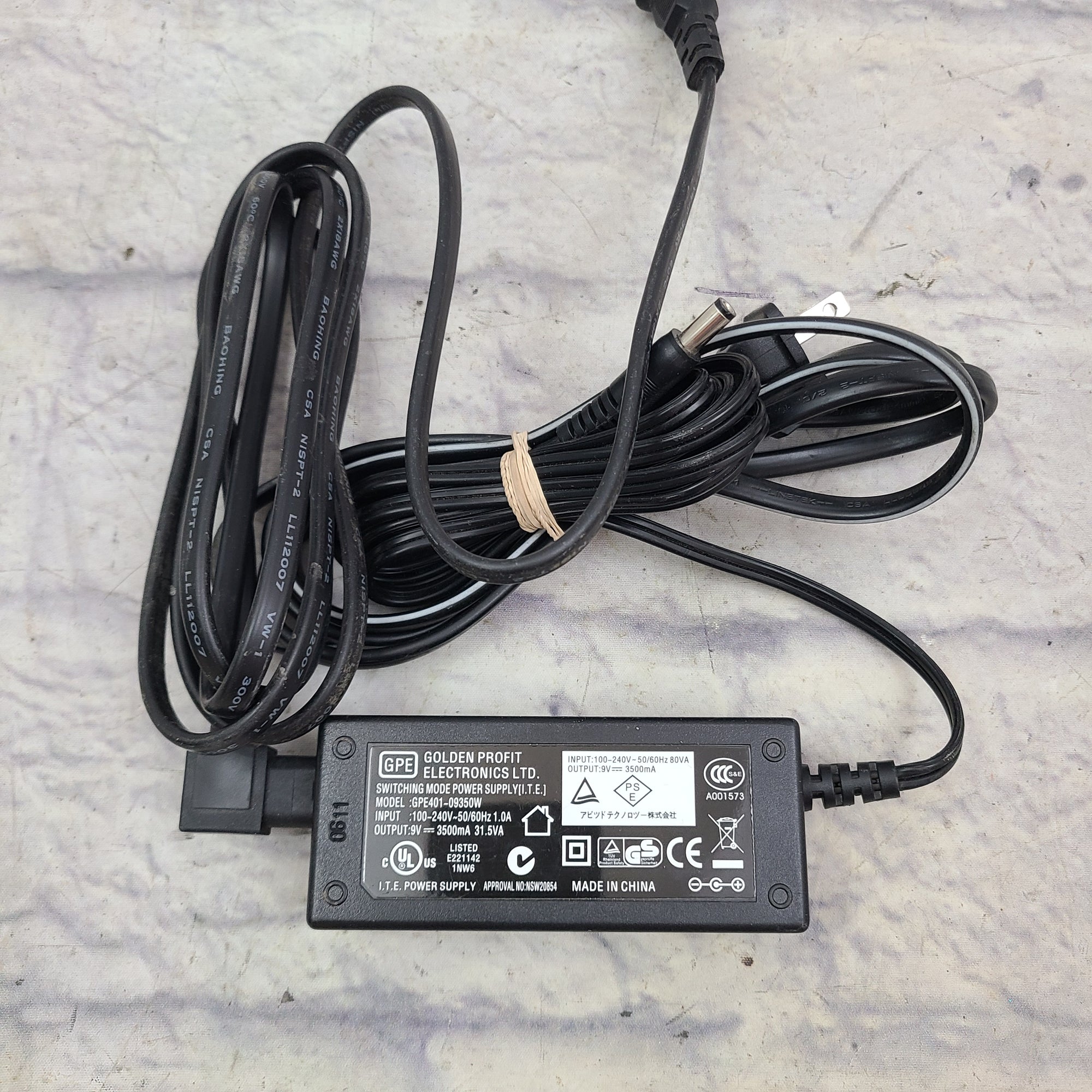 Unknown 9V DC Center Positive 3500mA Power Supply