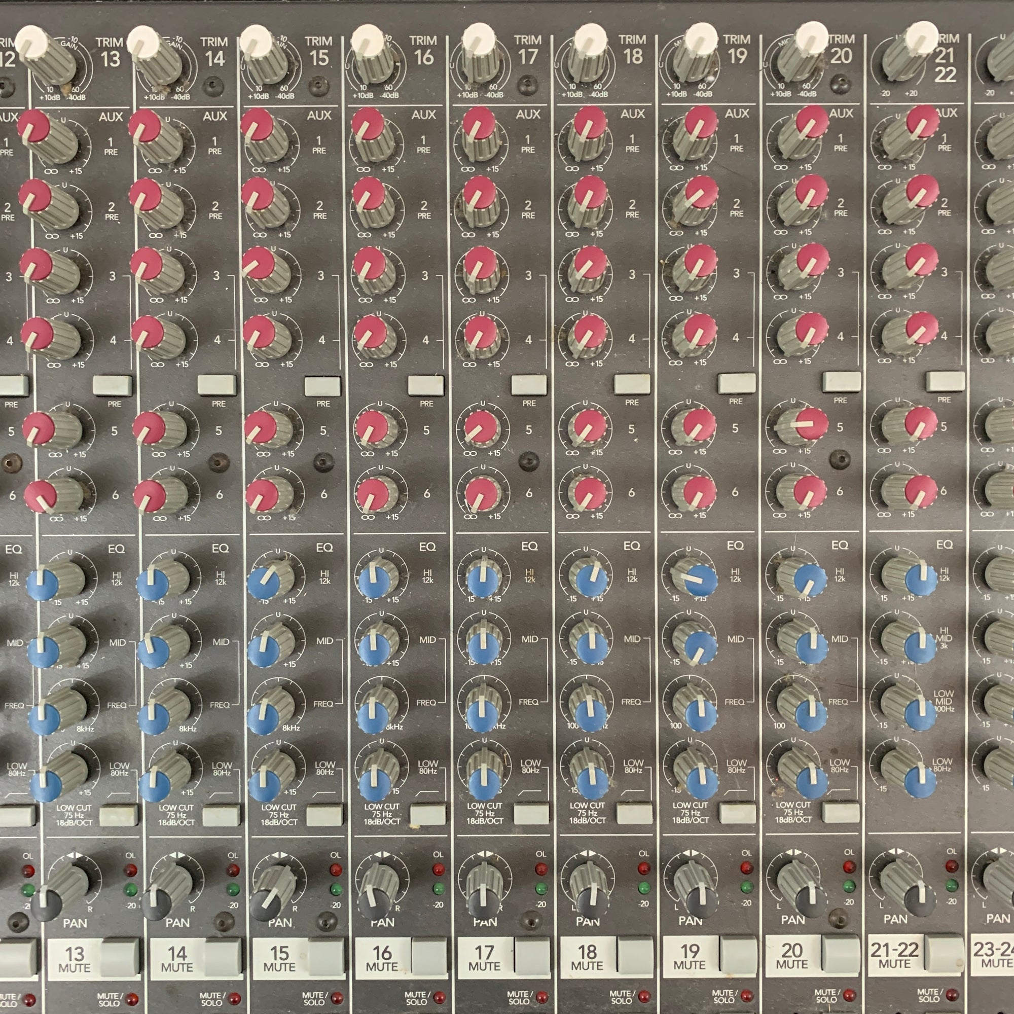 Mackie SR24-4 24-Channel 4-Bus Mixing Console - Evolution Music