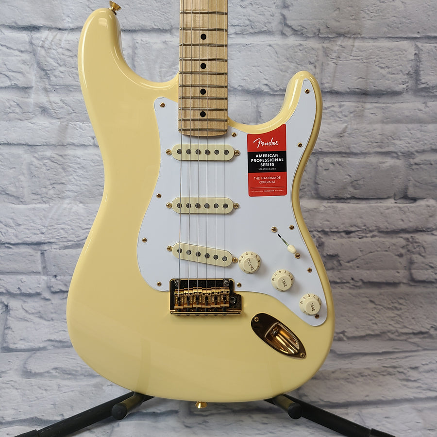 Fender Limited Edition American Professional Stratocaster Electric Guitar - Vintage White with Gold Hardware