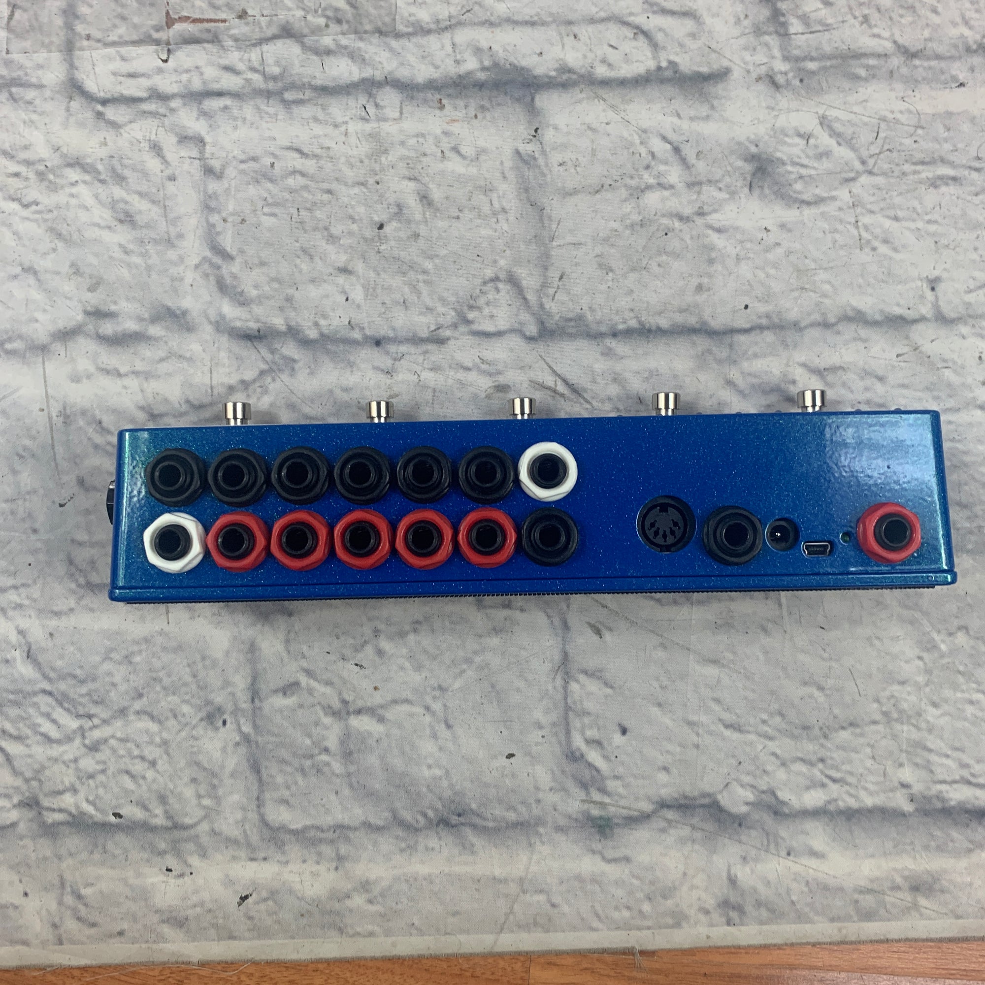 Disaster Area DPC-5 Gen 3 Midi Pedalboard and Loop Switcher Pedal Board