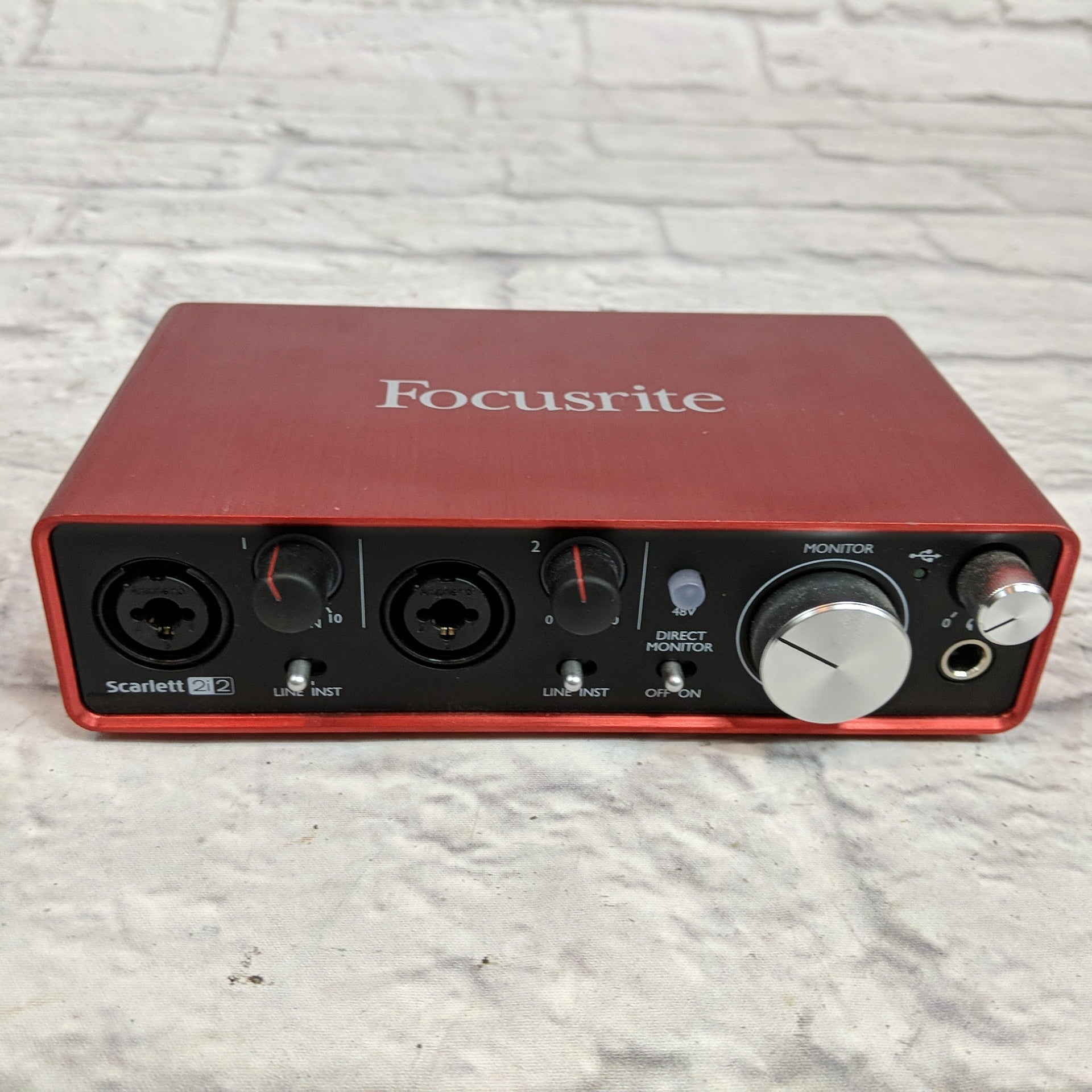 Focusrite Scarlett 2i2 2nd Generation USB Recording Interface