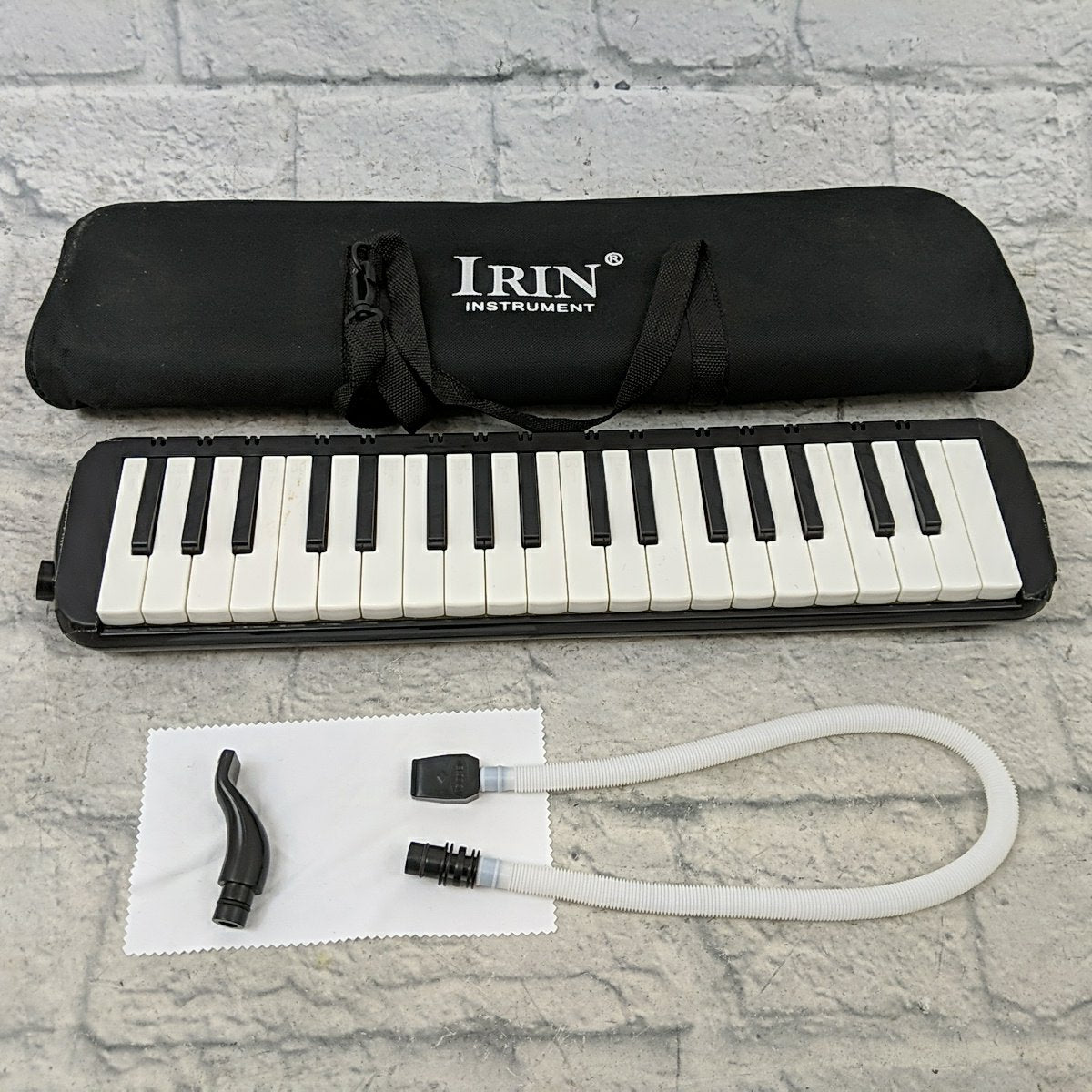 Irin 32 Key Black Medolica Accordion