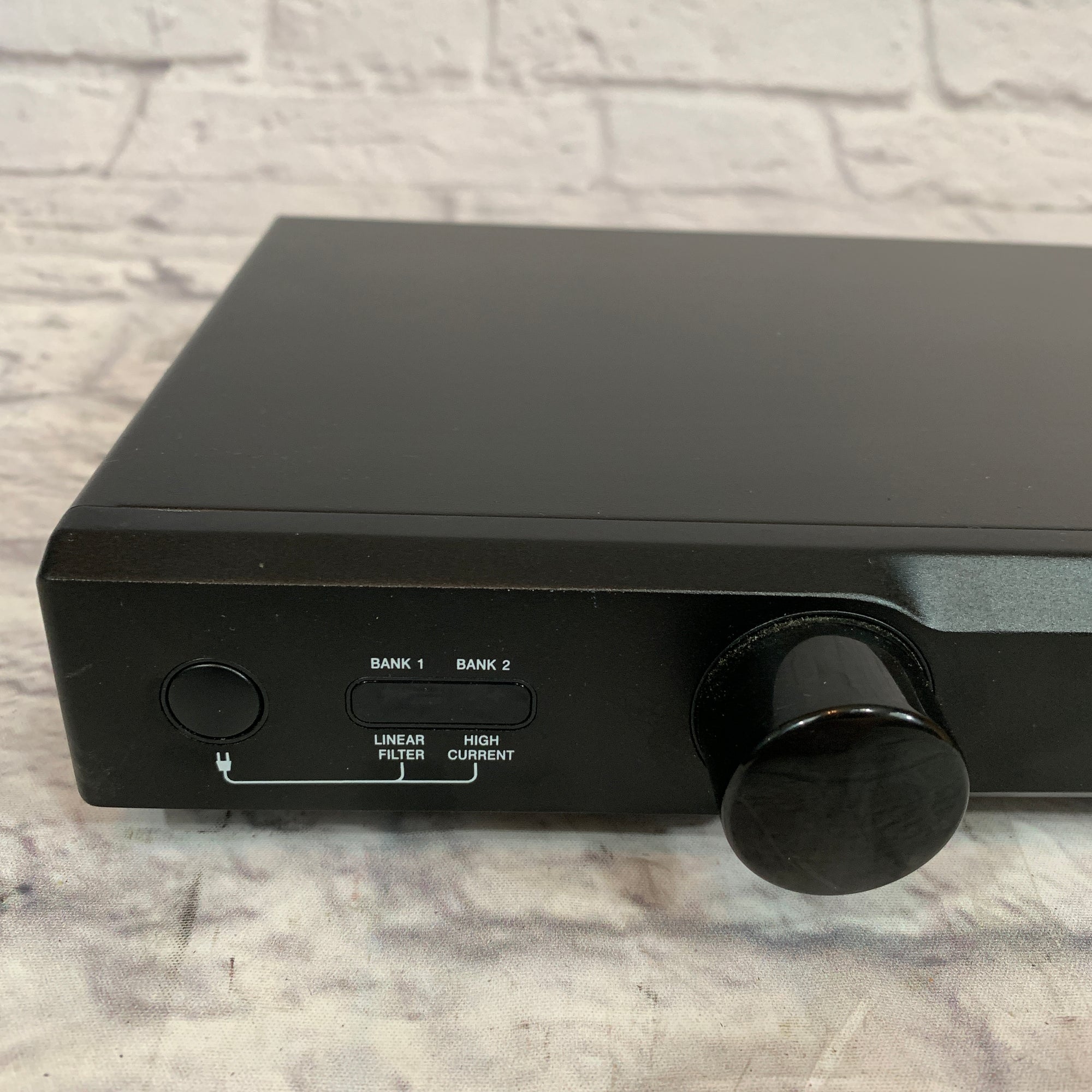 Panamax M4300-PM Power Conditioner